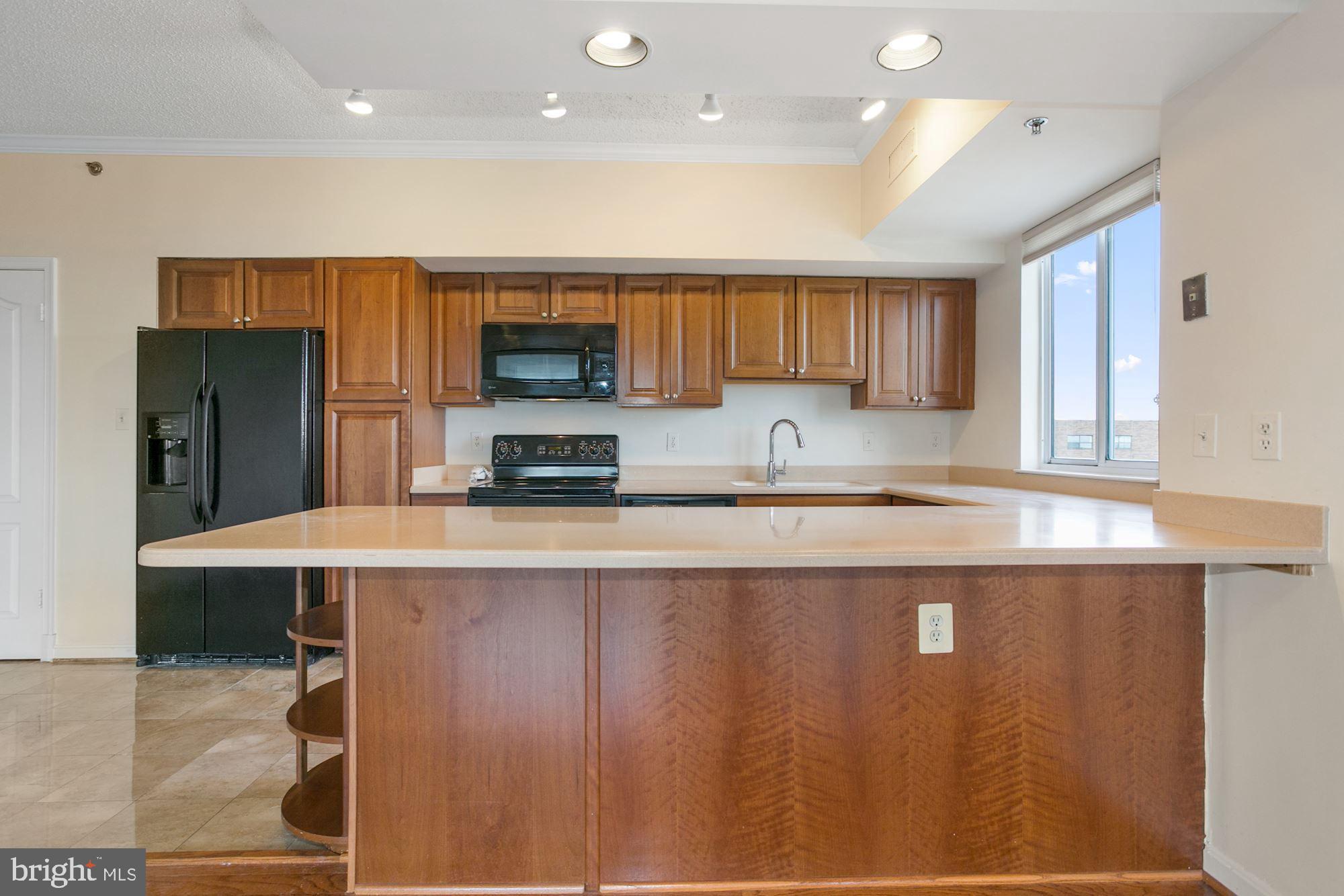 CRYSTAL CITY - Residential Lease