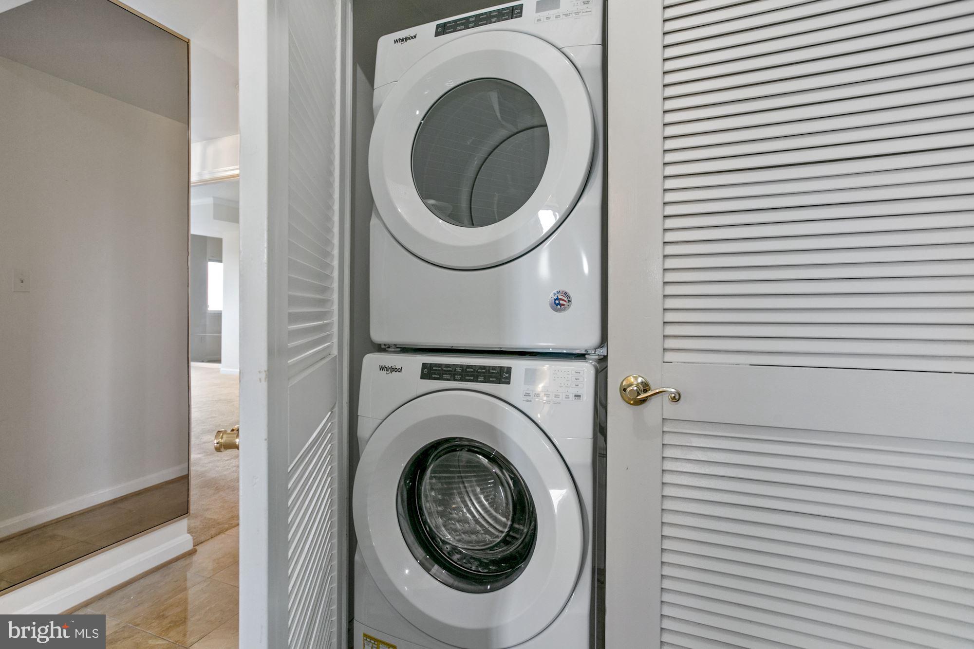 CRYSTAL CITY - Residential Lease