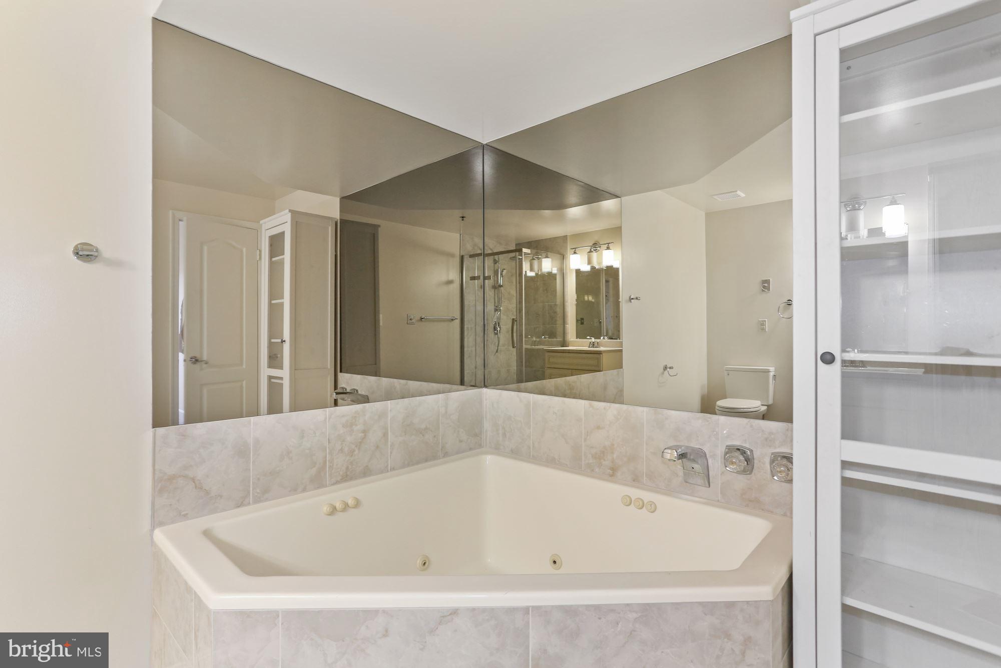 CRYSTAL CITY - Residential Lease