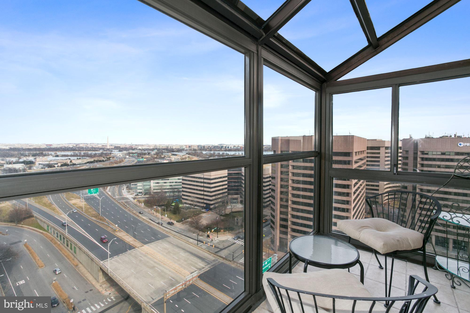 CRYSTAL CITY - Residential Lease