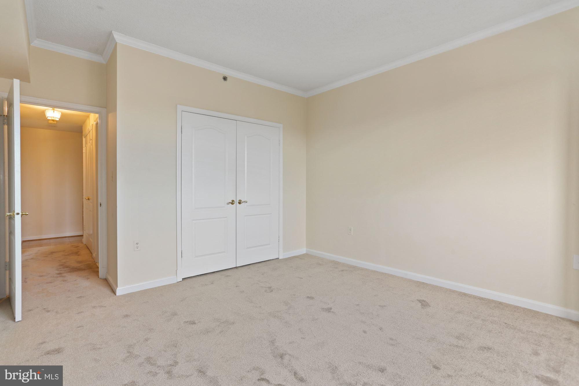 CRYSTAL CITY - Residential Lease