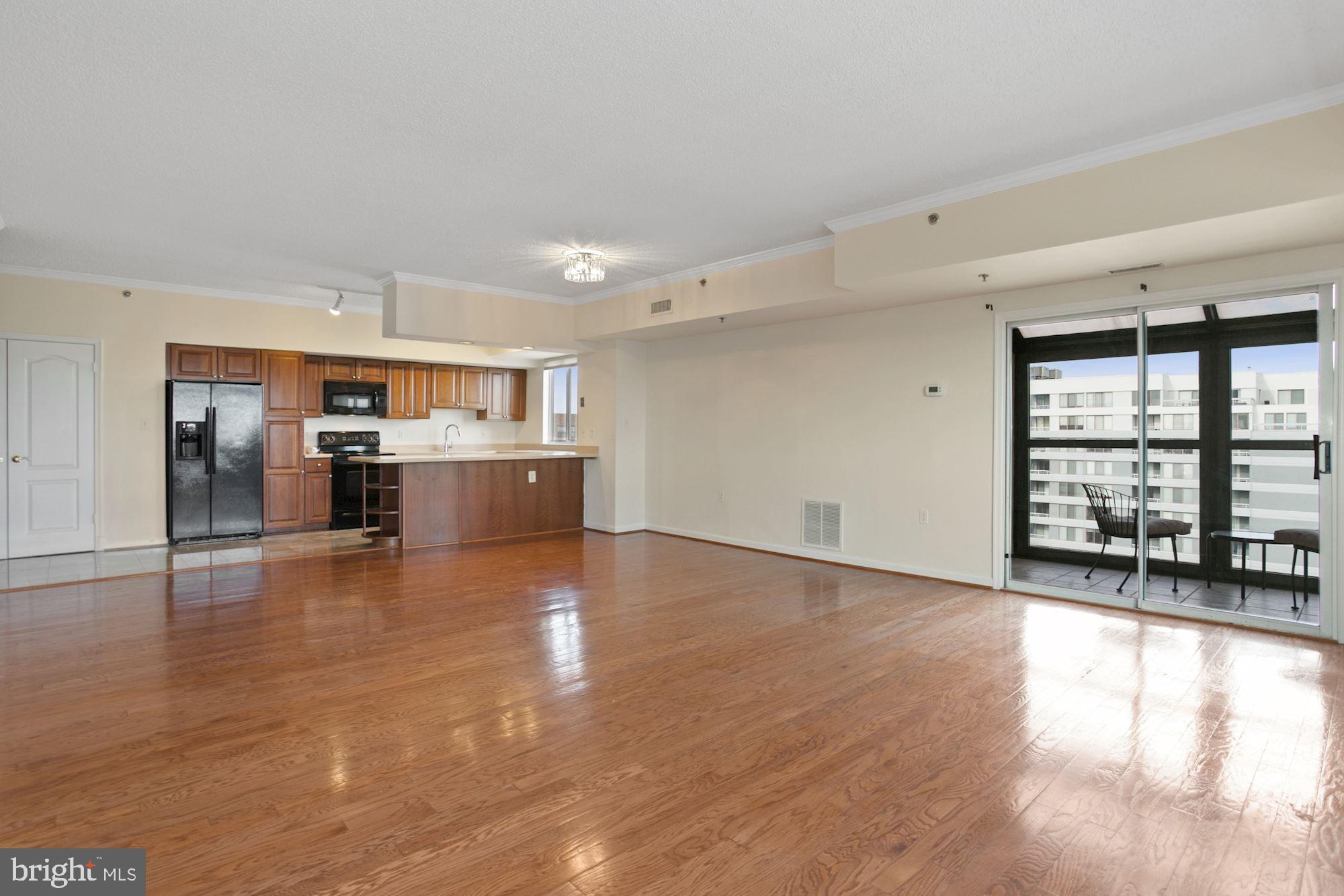 CRYSTAL CITY - Residential Lease