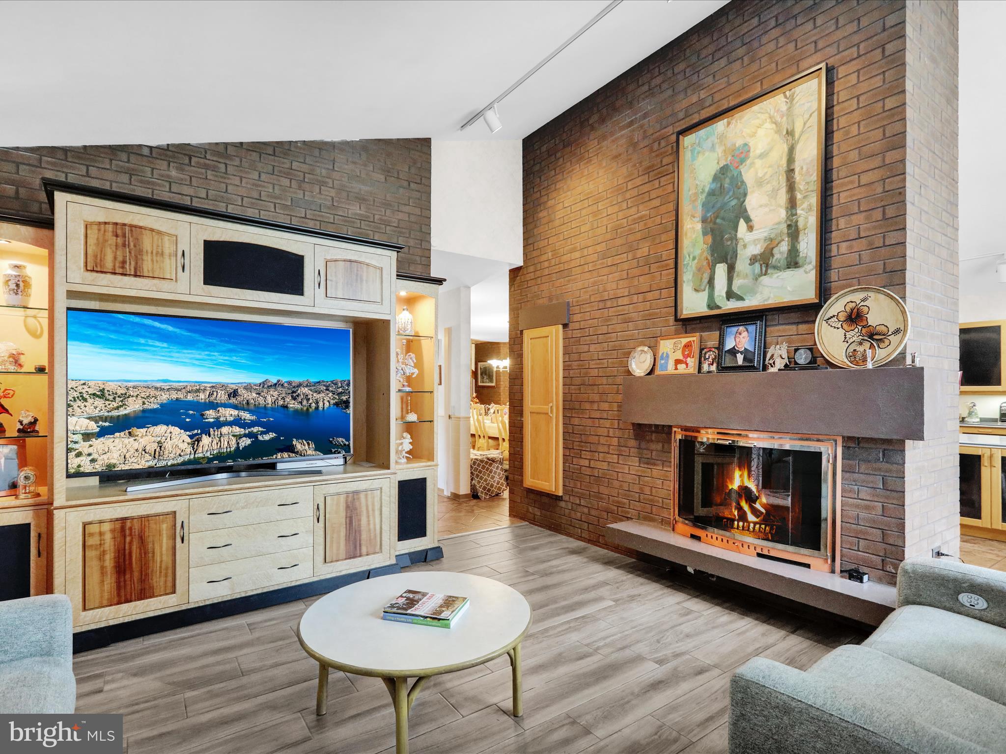 BIRDLAND - Residential