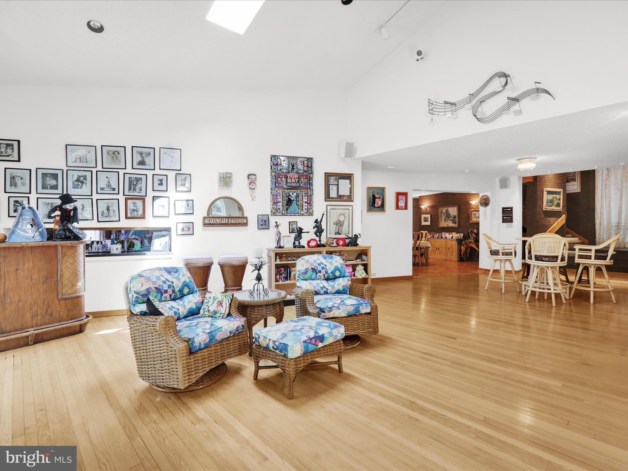 BIRDLAND - Residential