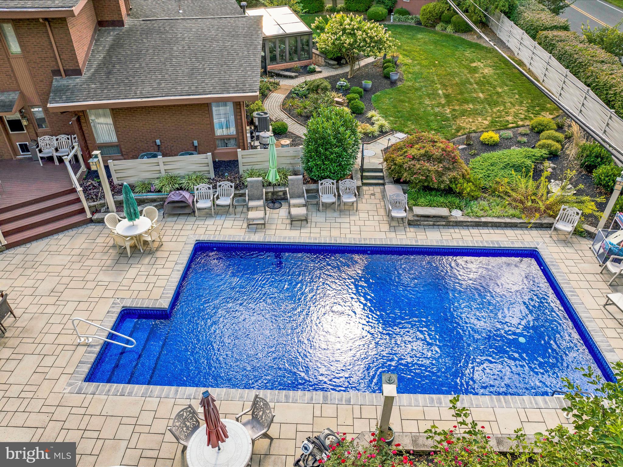 BIRDLAND - Residential