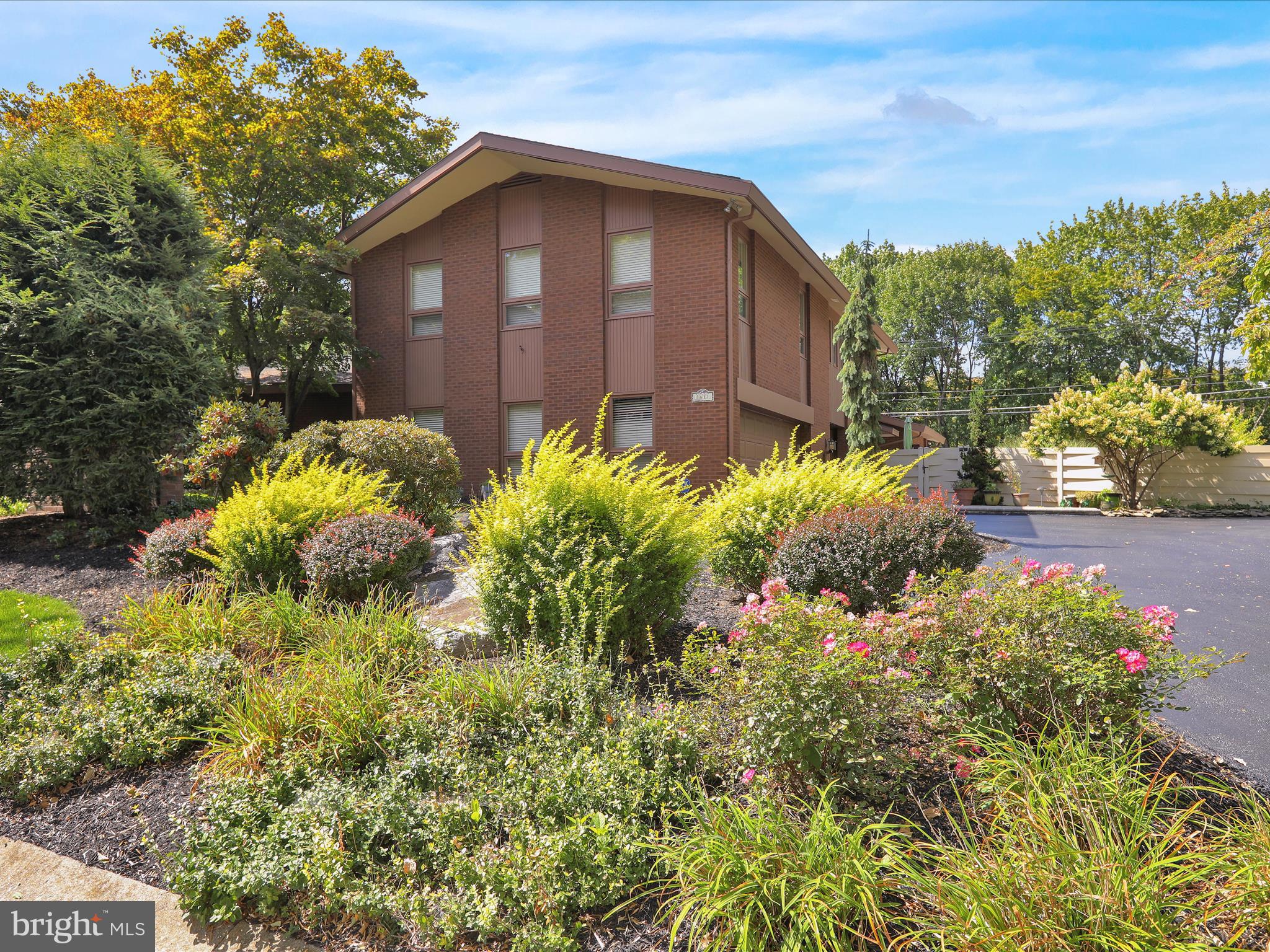 BIRDLAND - Residential