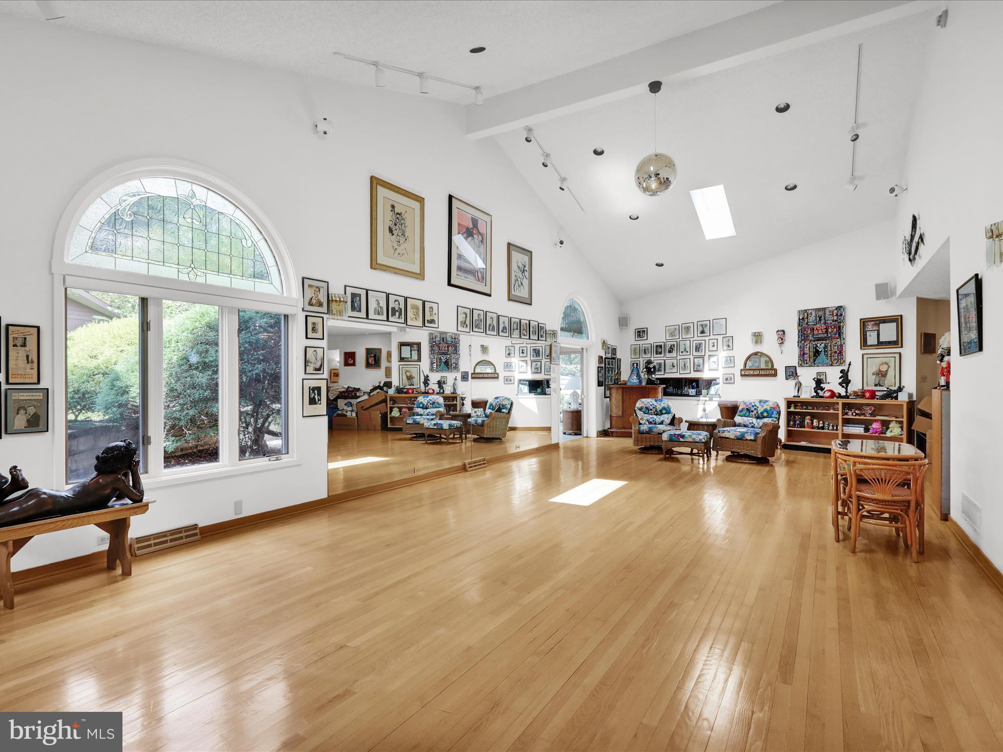 BIRDLAND - Residential