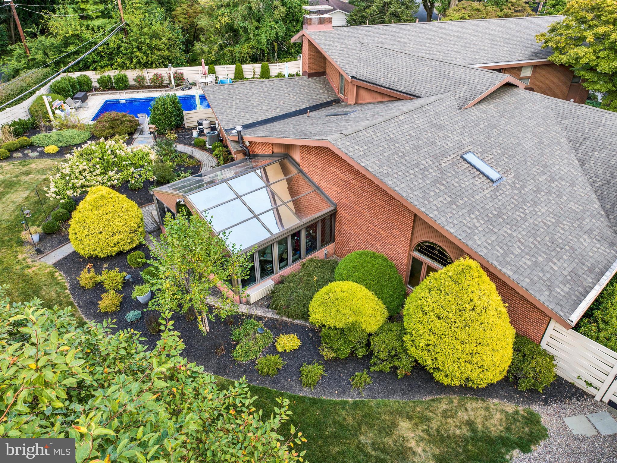 BIRDLAND - Residential