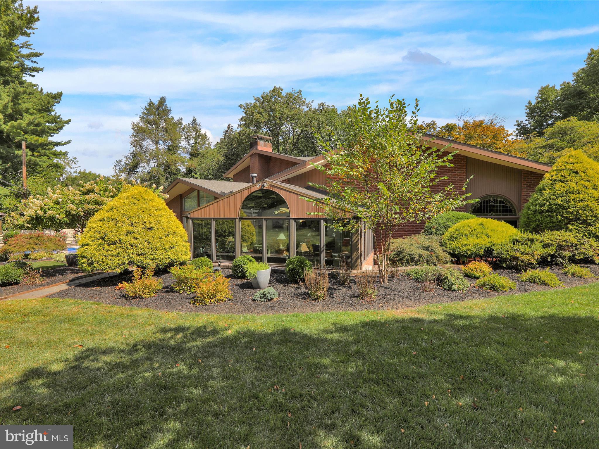 BIRDLAND - Residential