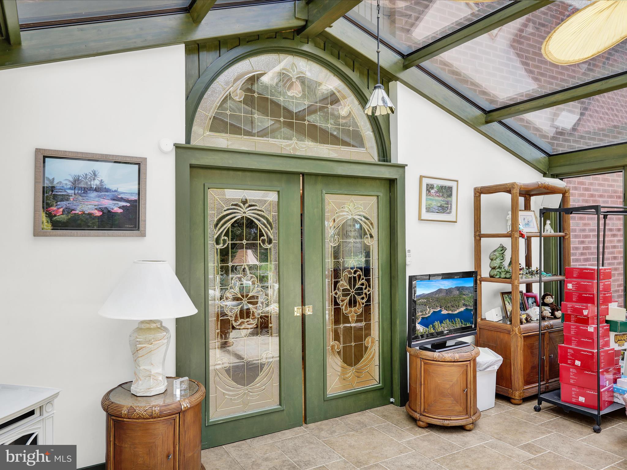 BIRDLAND - Residential