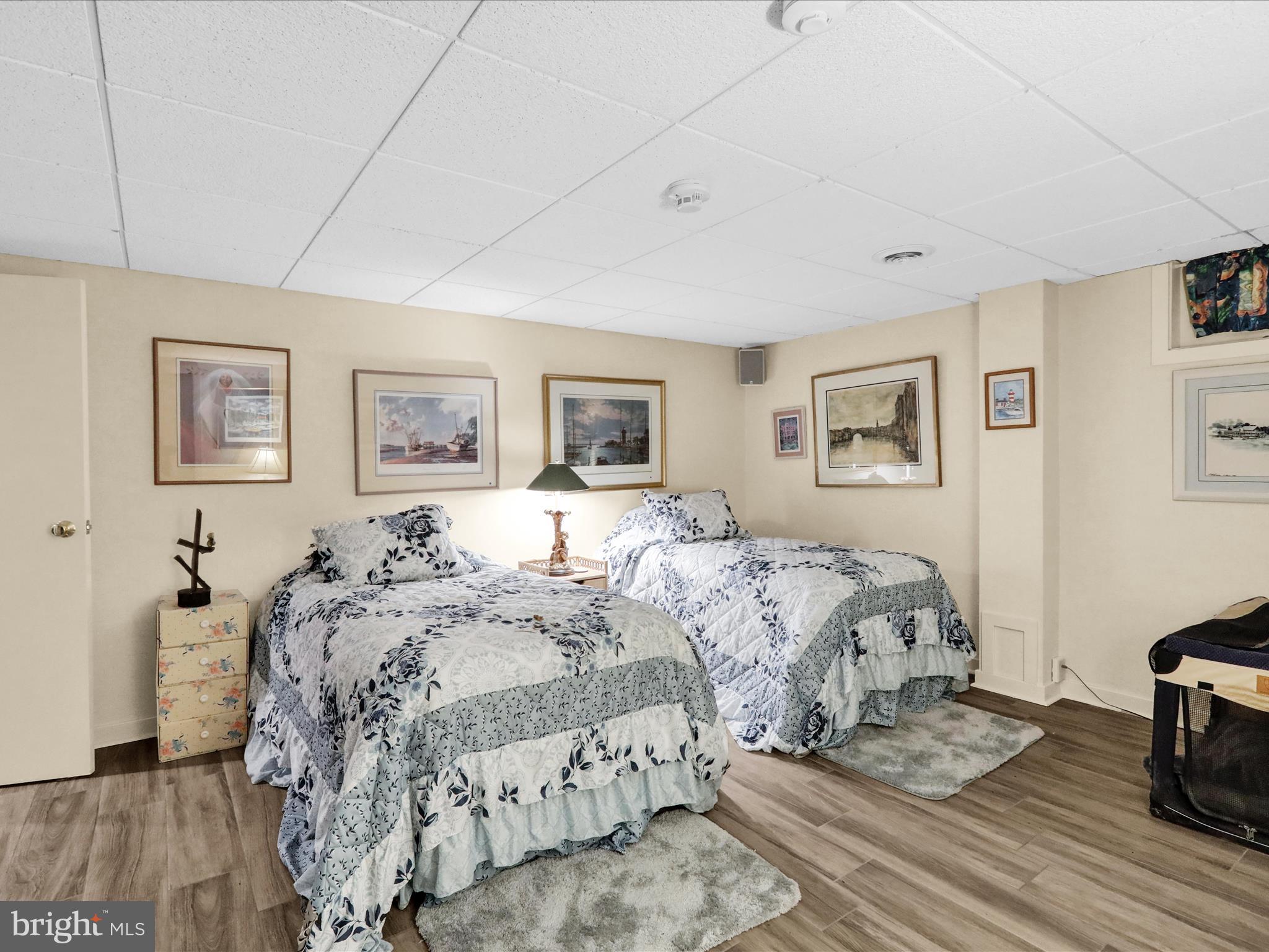 BIRDLAND - Residential