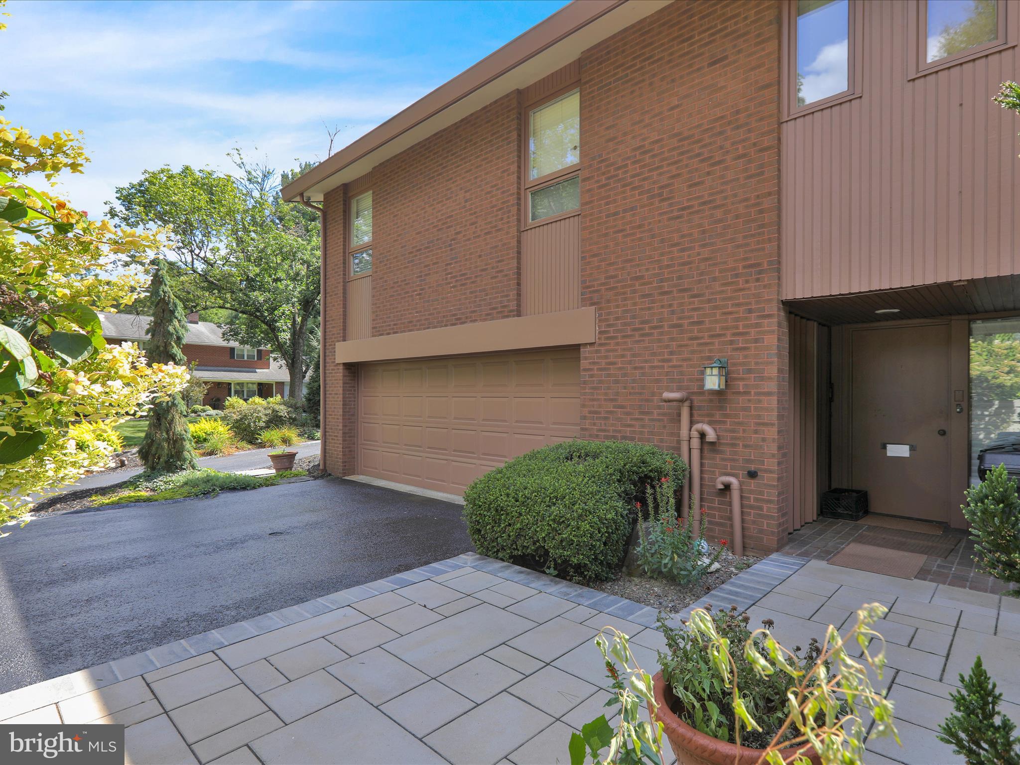 BIRDLAND - Residential