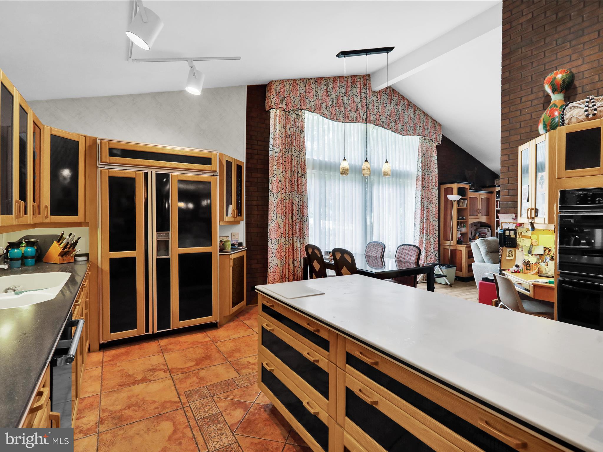 BIRDLAND - Residential