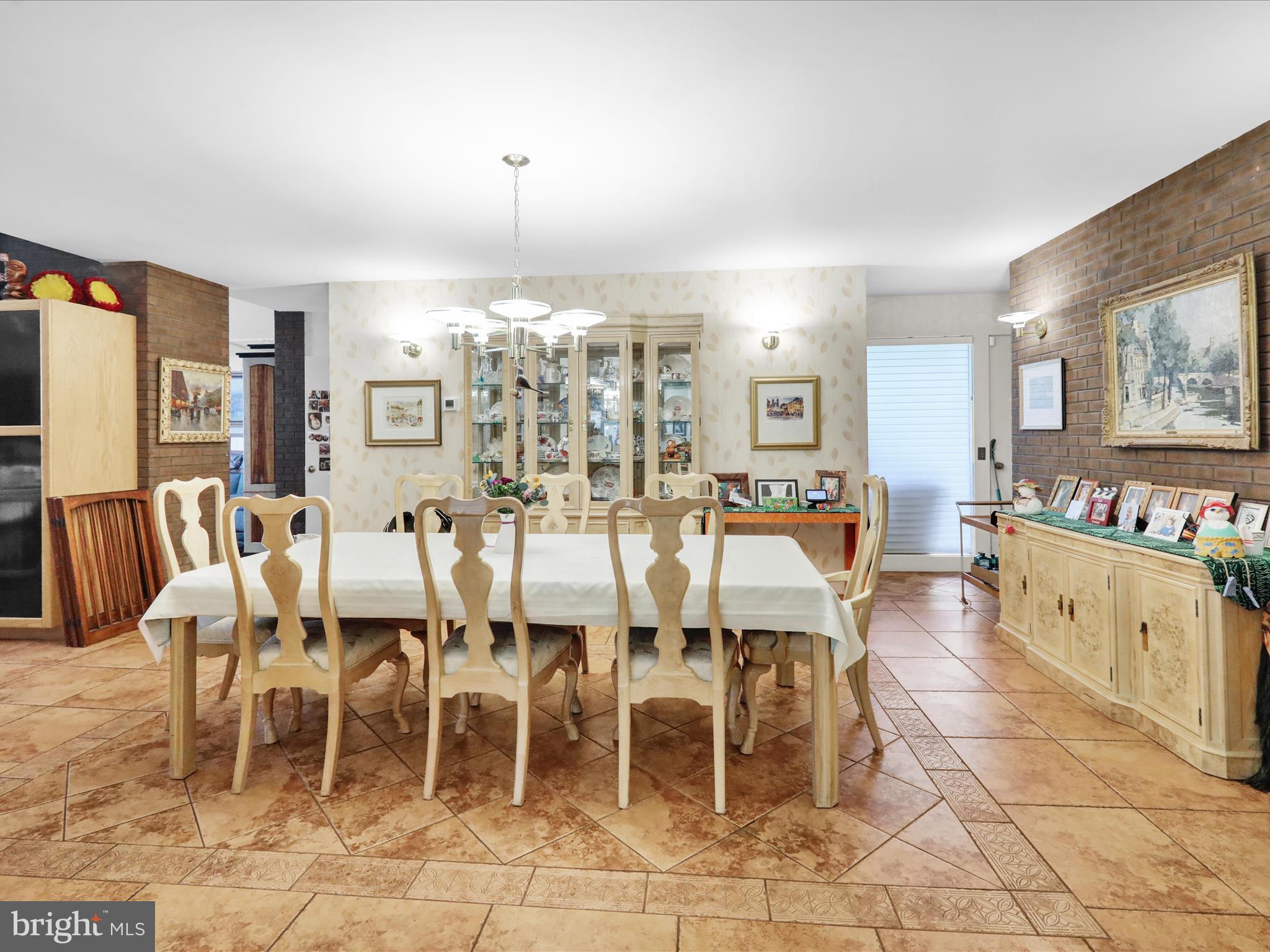 BIRDLAND - Residential