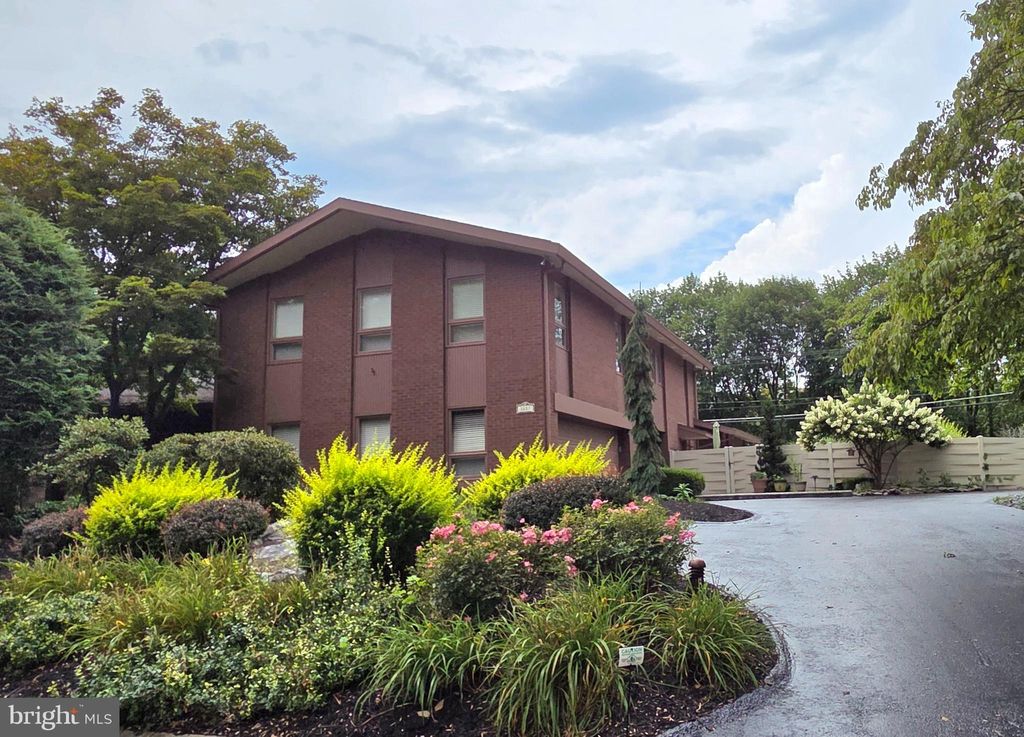 Photo of 1617 Meadowlark Rd, WYOMISSING, PA 19610 (MLS # PABK2061926)