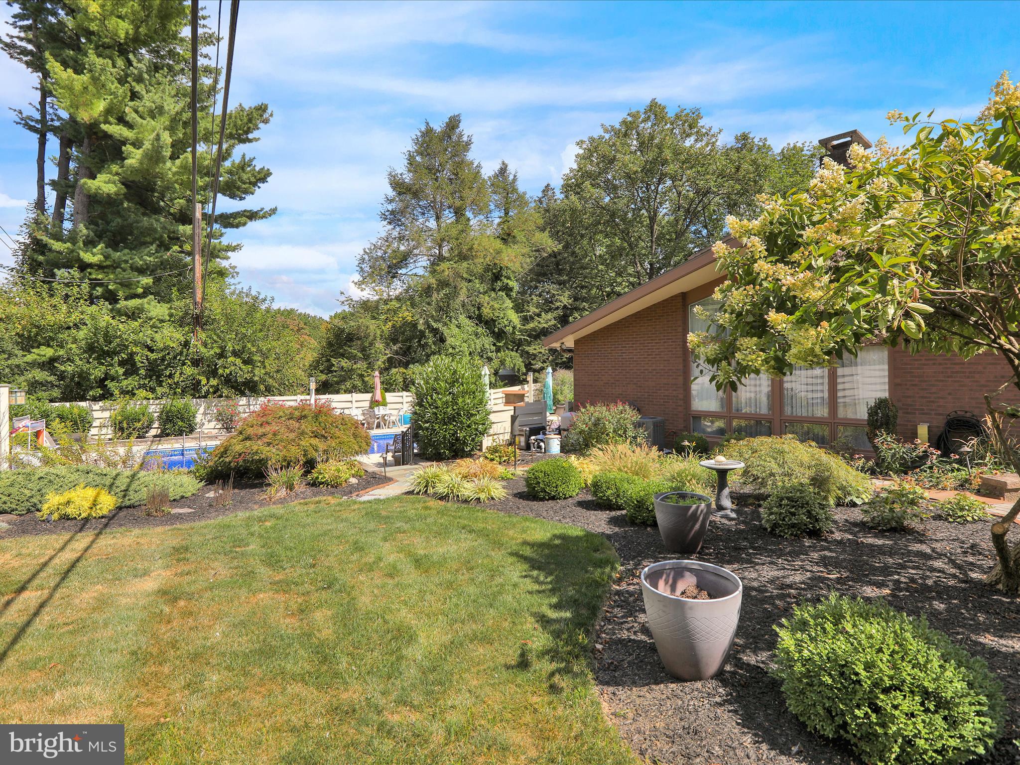 BIRDLAND - Residential