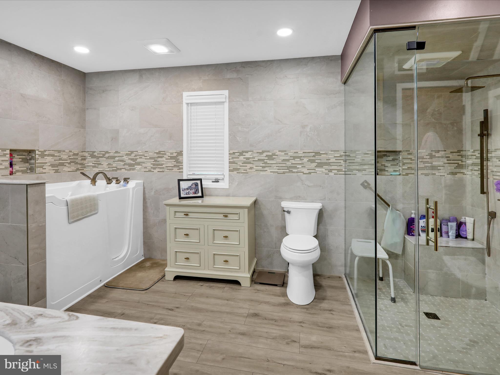 BIRDLAND - Residential