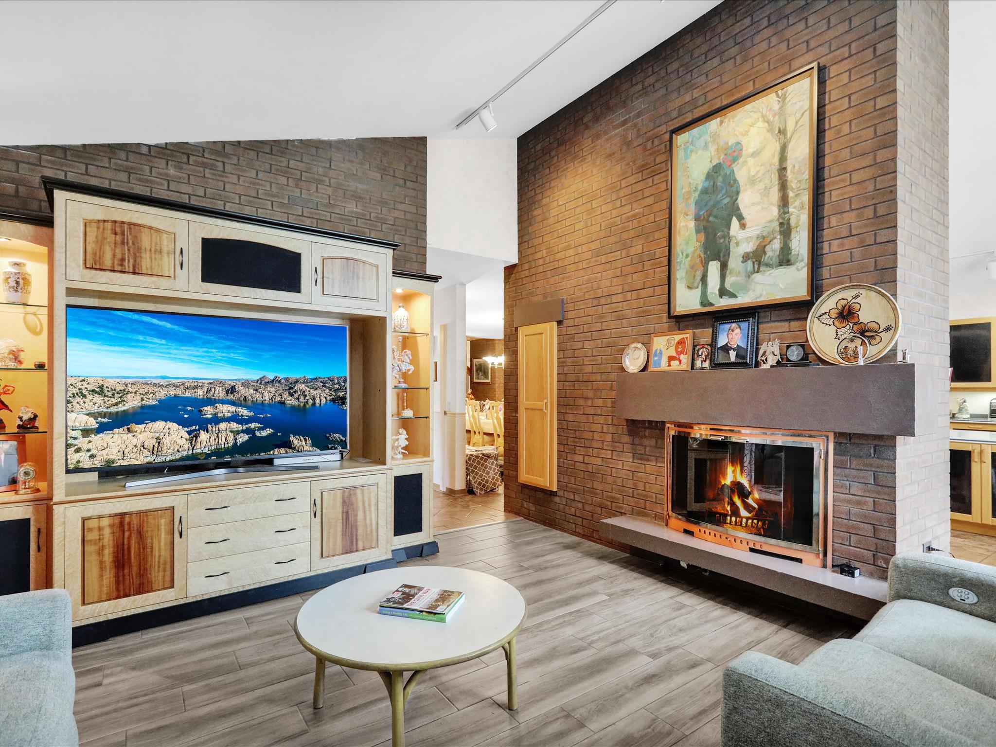 BIRDLAND - Residential