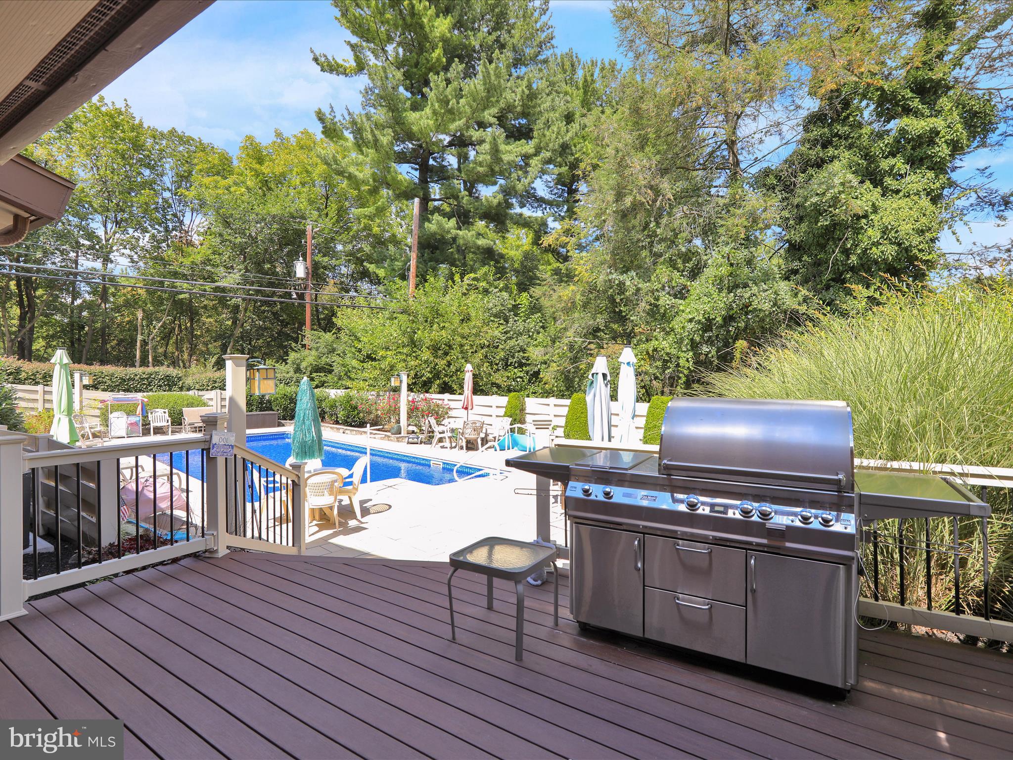 BIRDLAND - Residential