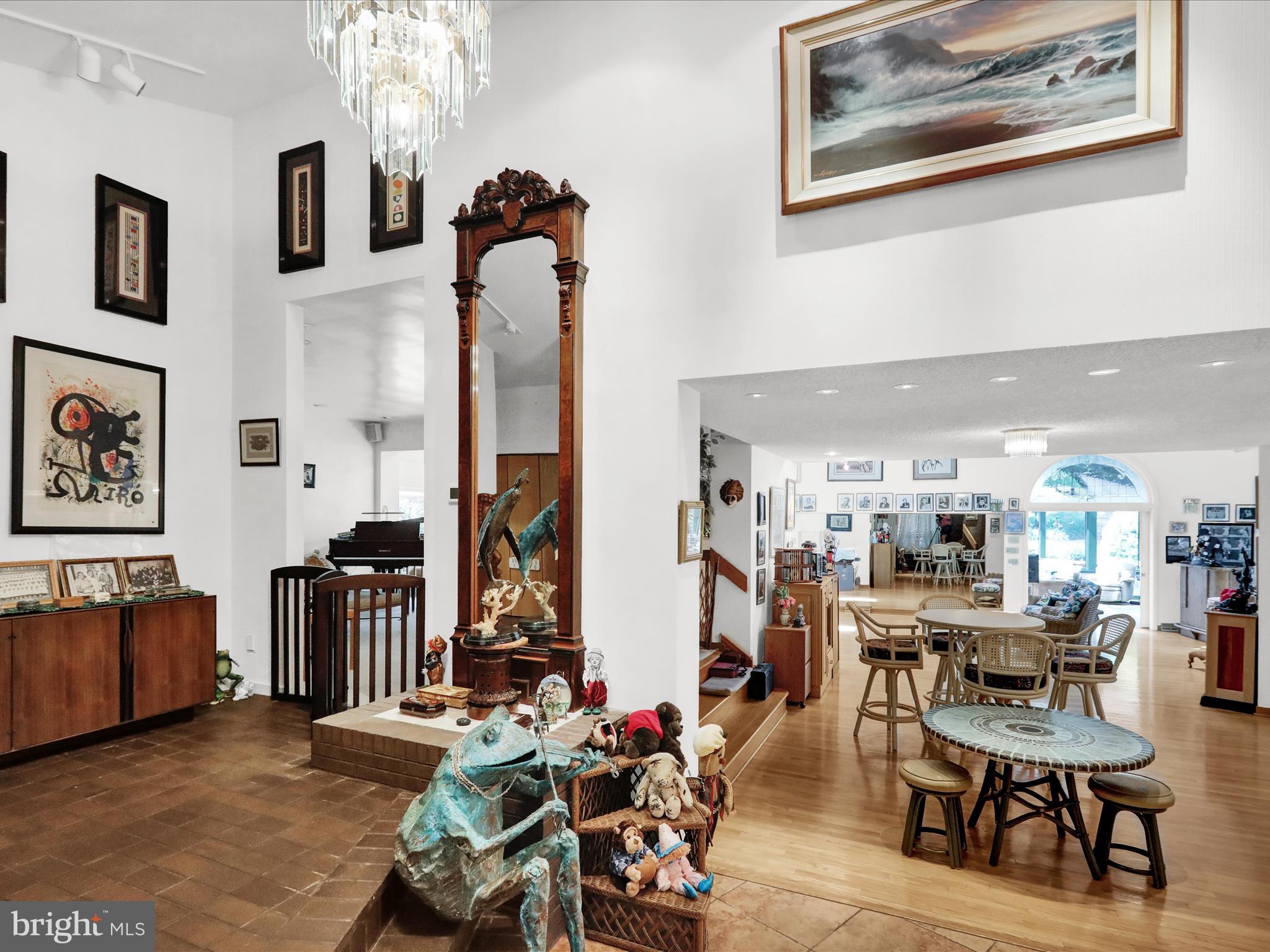 BIRDLAND - Residential