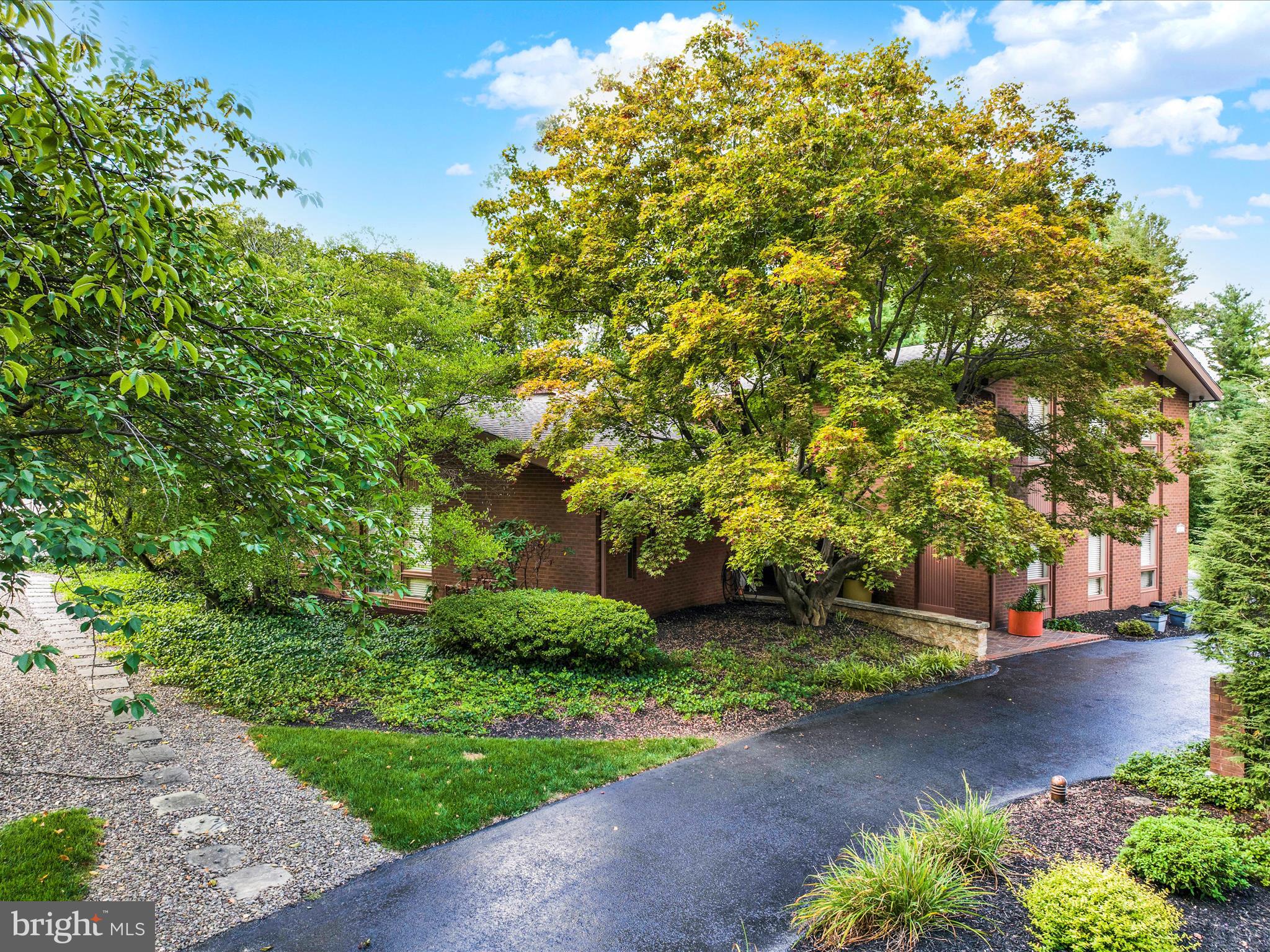 BIRDLAND - Residential