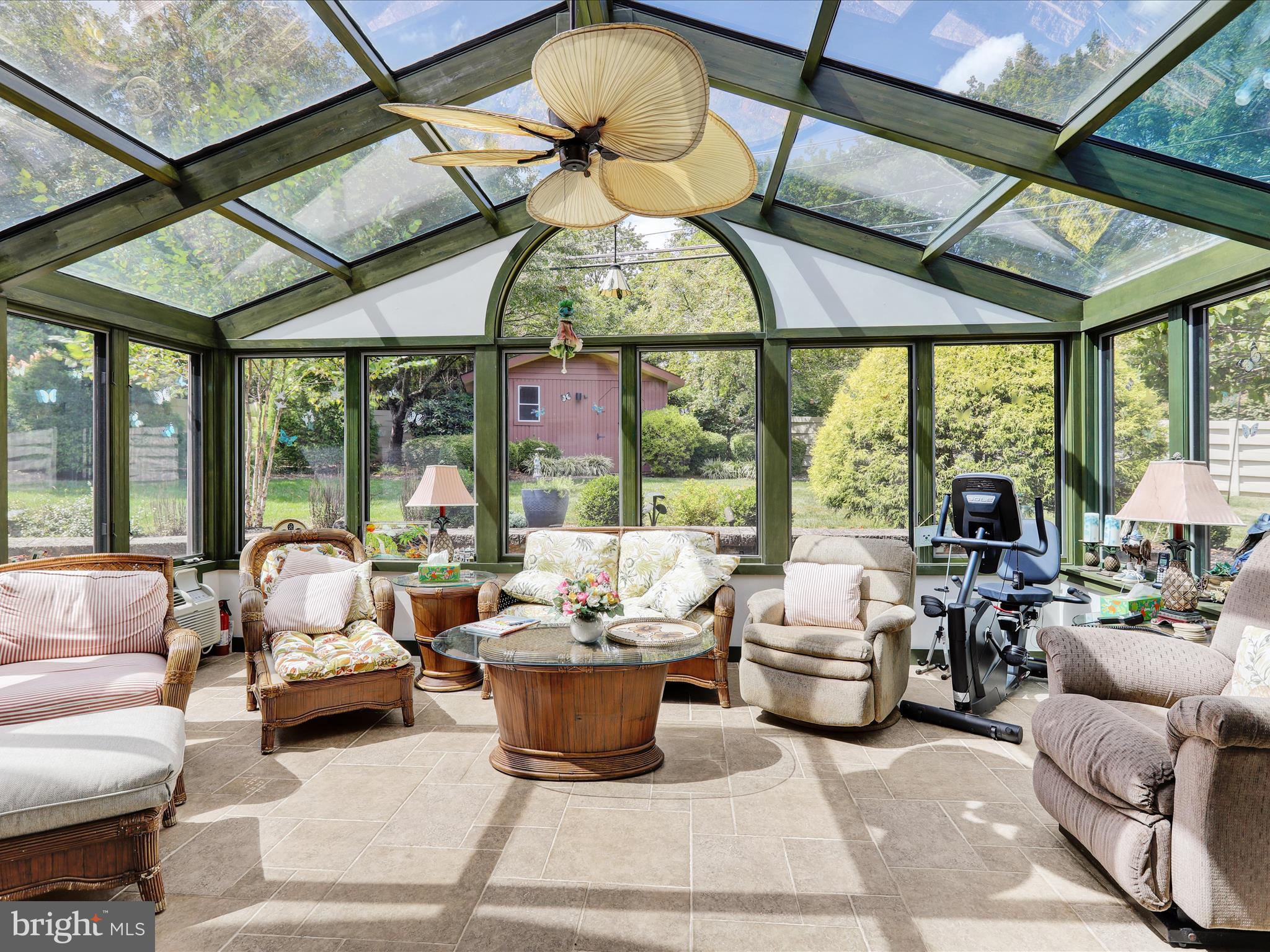 BIRDLAND - Residential