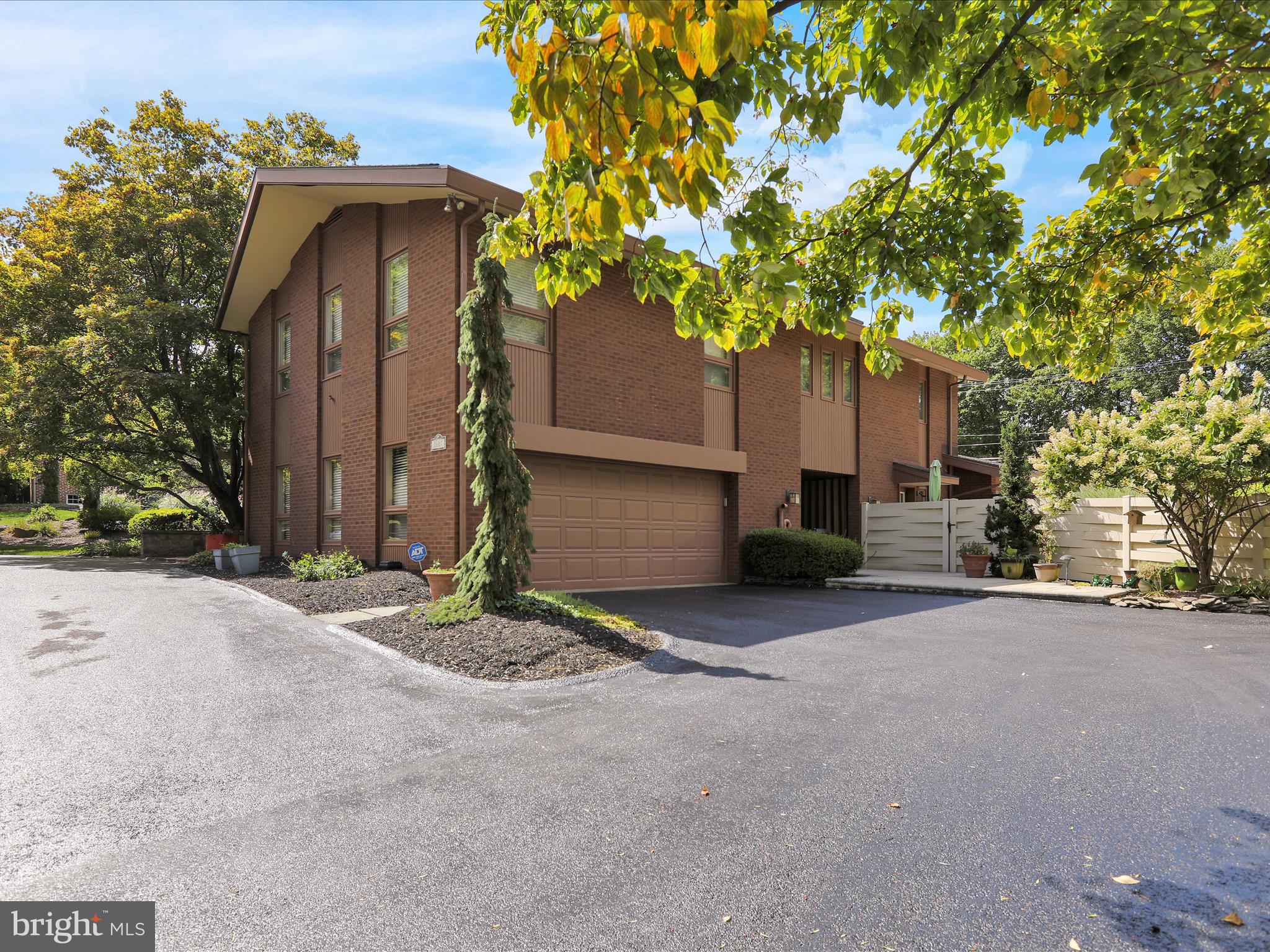 BIRDLAND - Residential