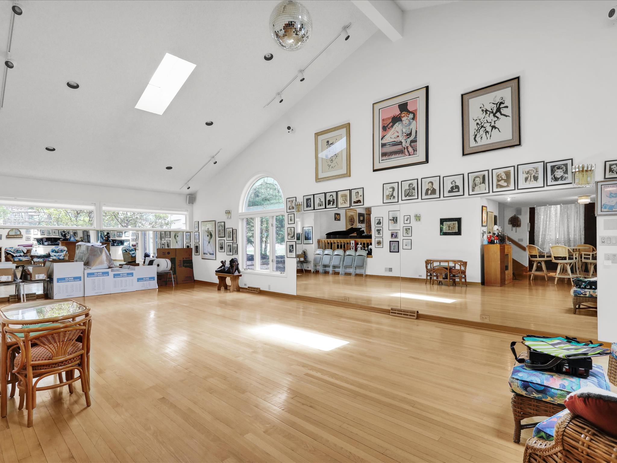 BIRDLAND - Residential