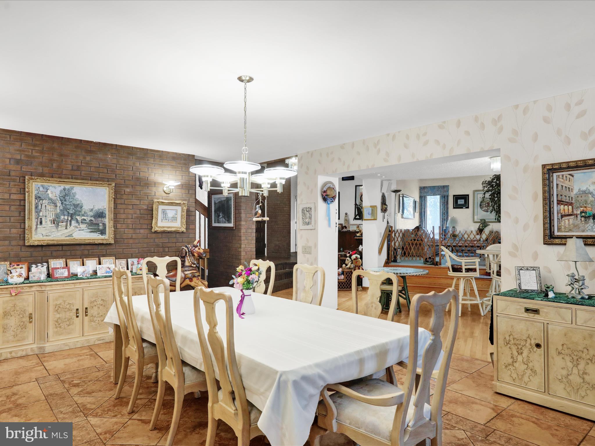 BIRDLAND - Residential