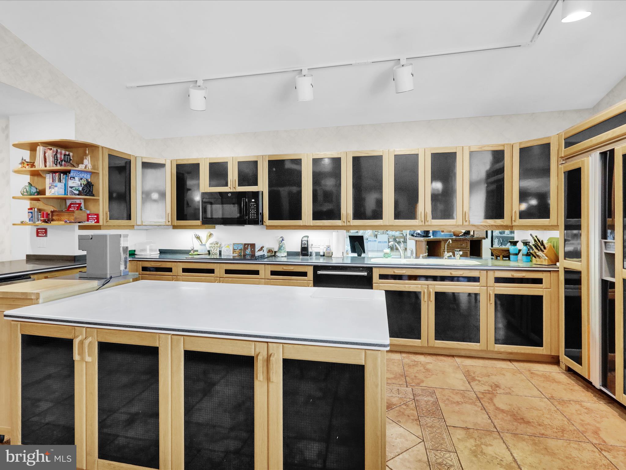 BIRDLAND - Residential