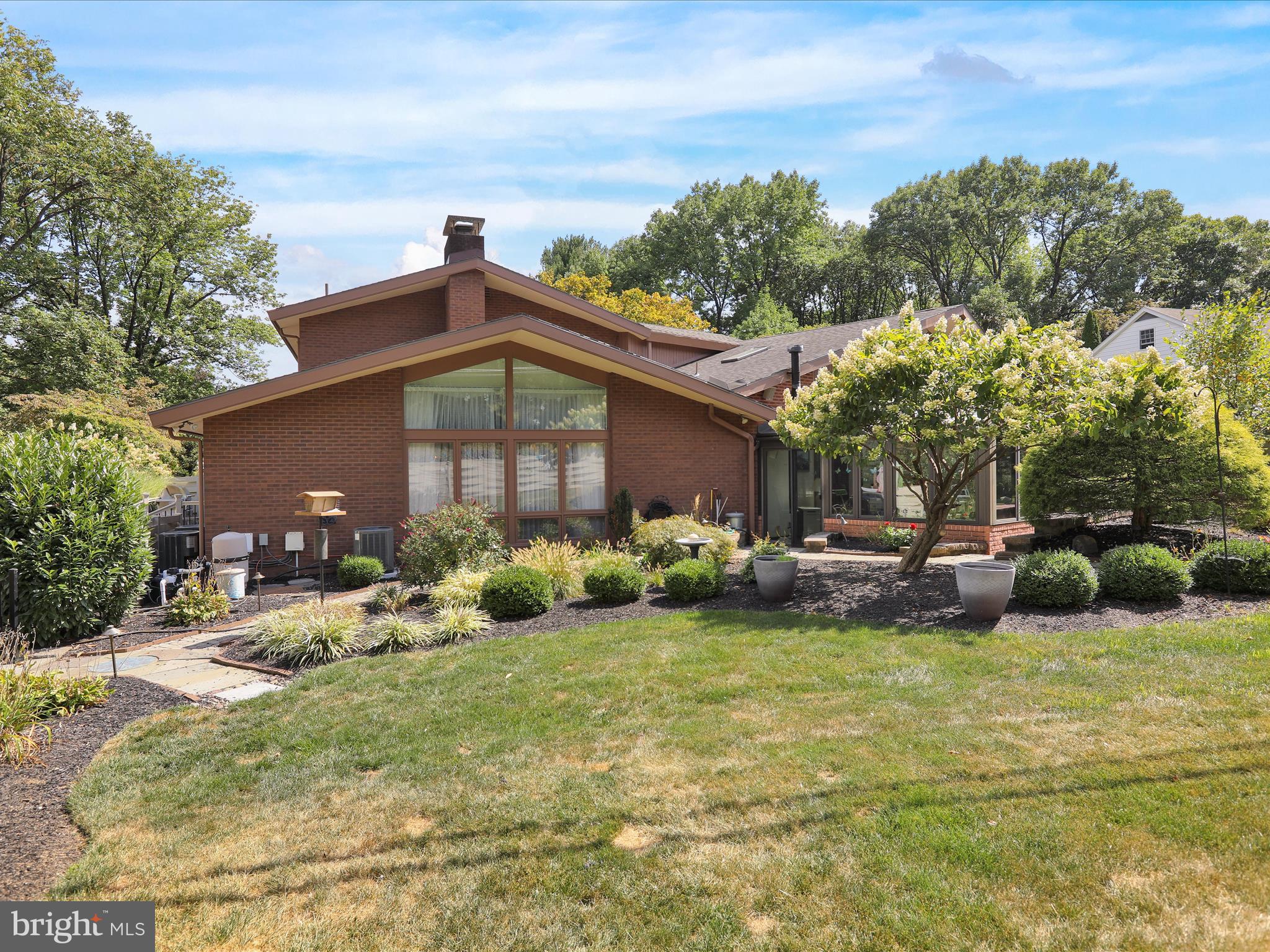 BIRDLAND - Residential