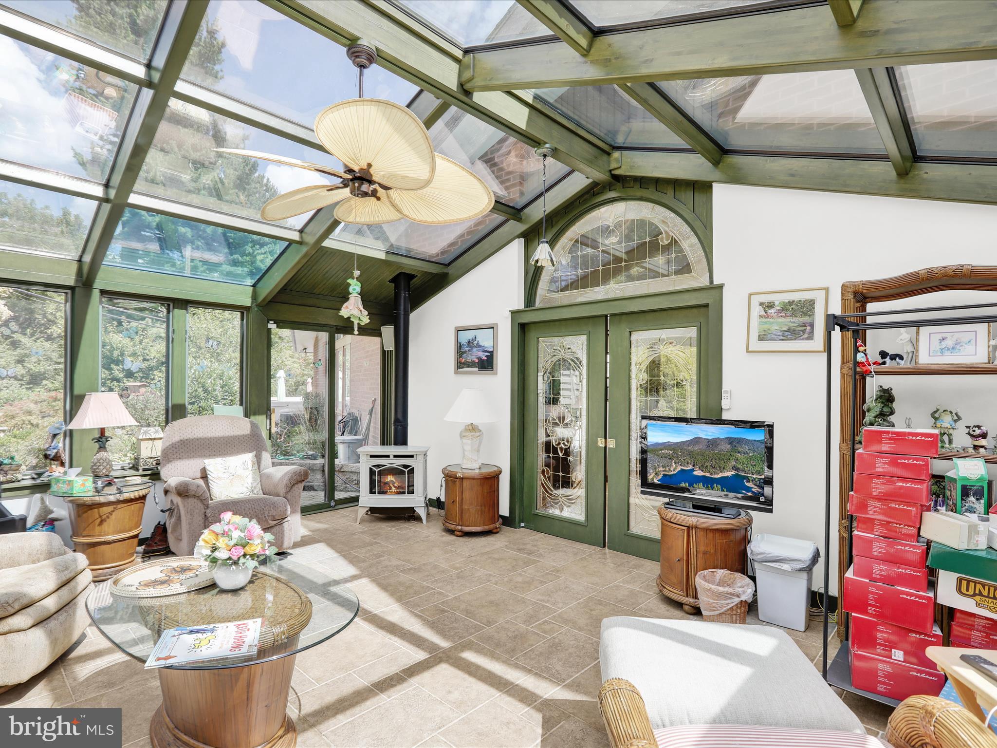 BIRDLAND - Residential