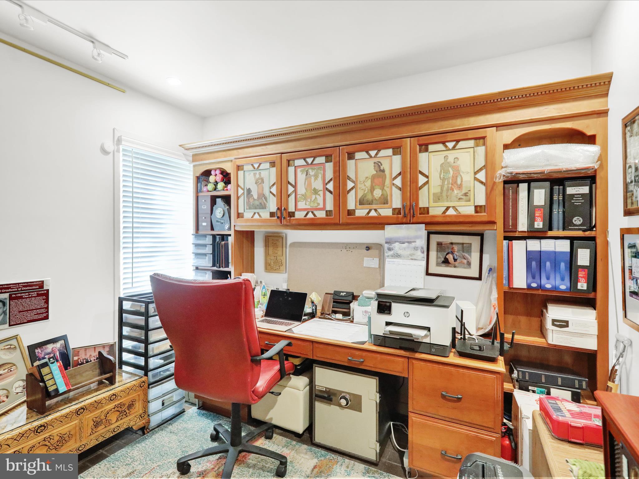 BIRDLAND - Residential