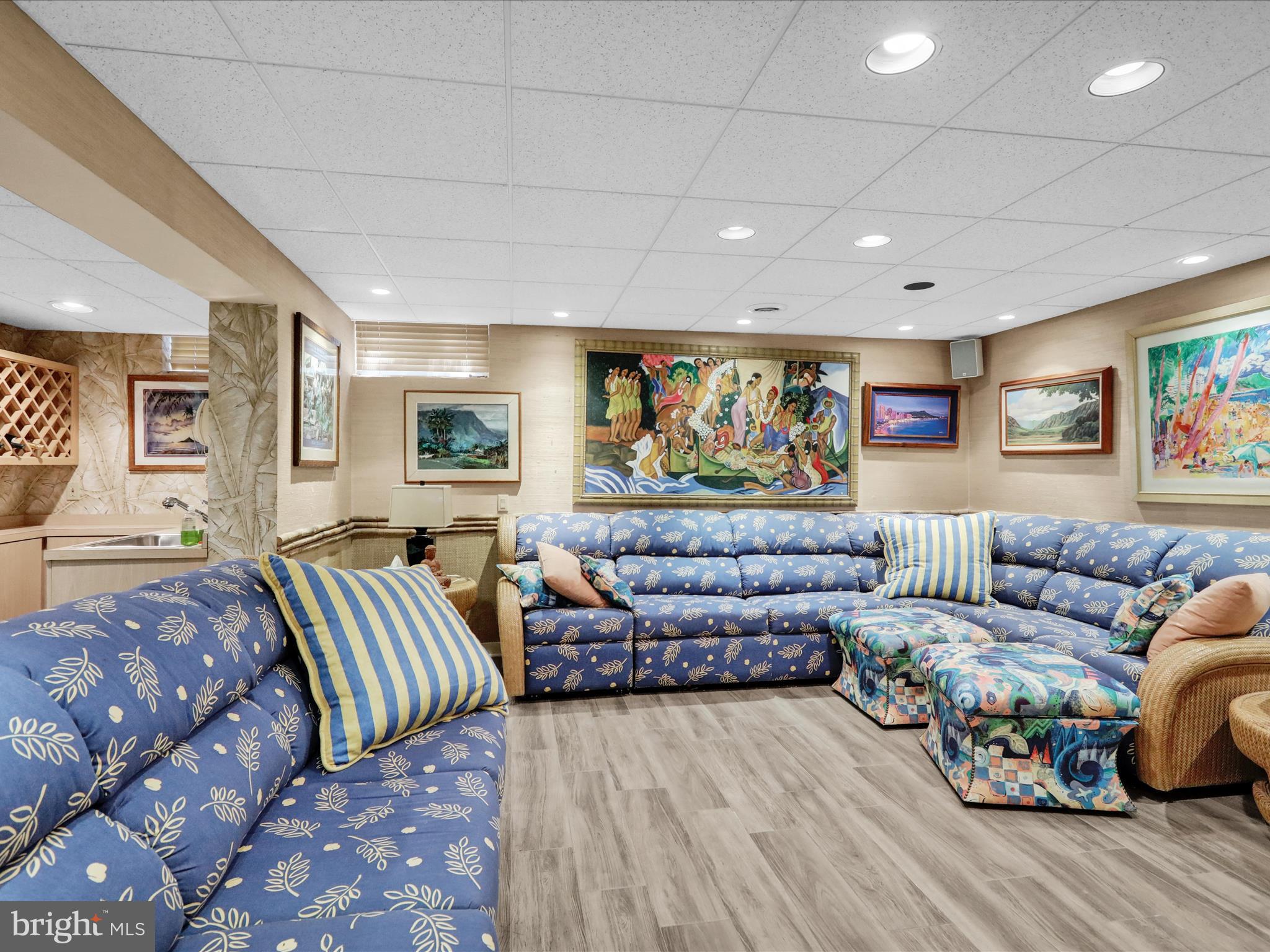 BIRDLAND - Residential