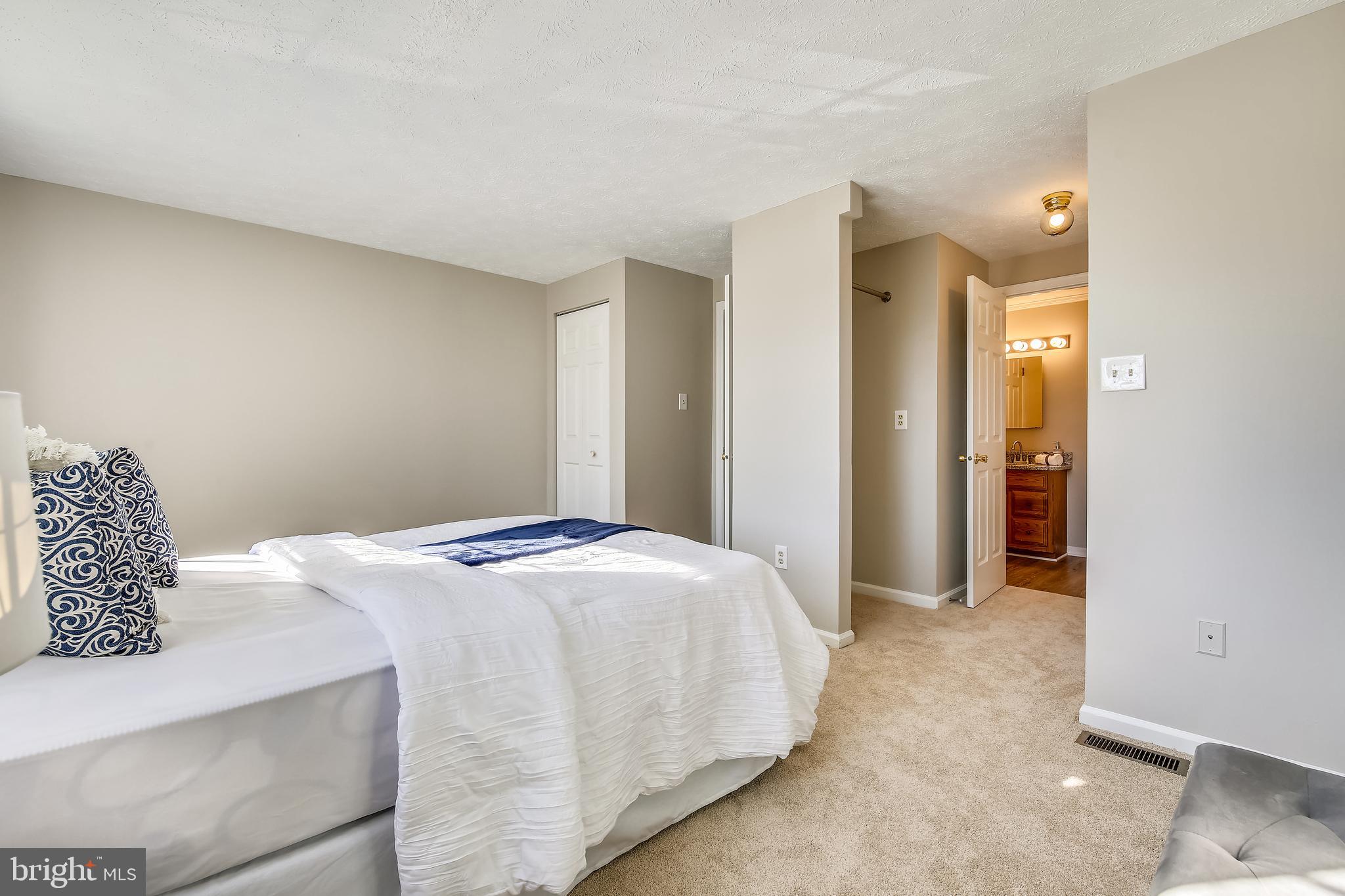 SADDLE CREEK - Residential