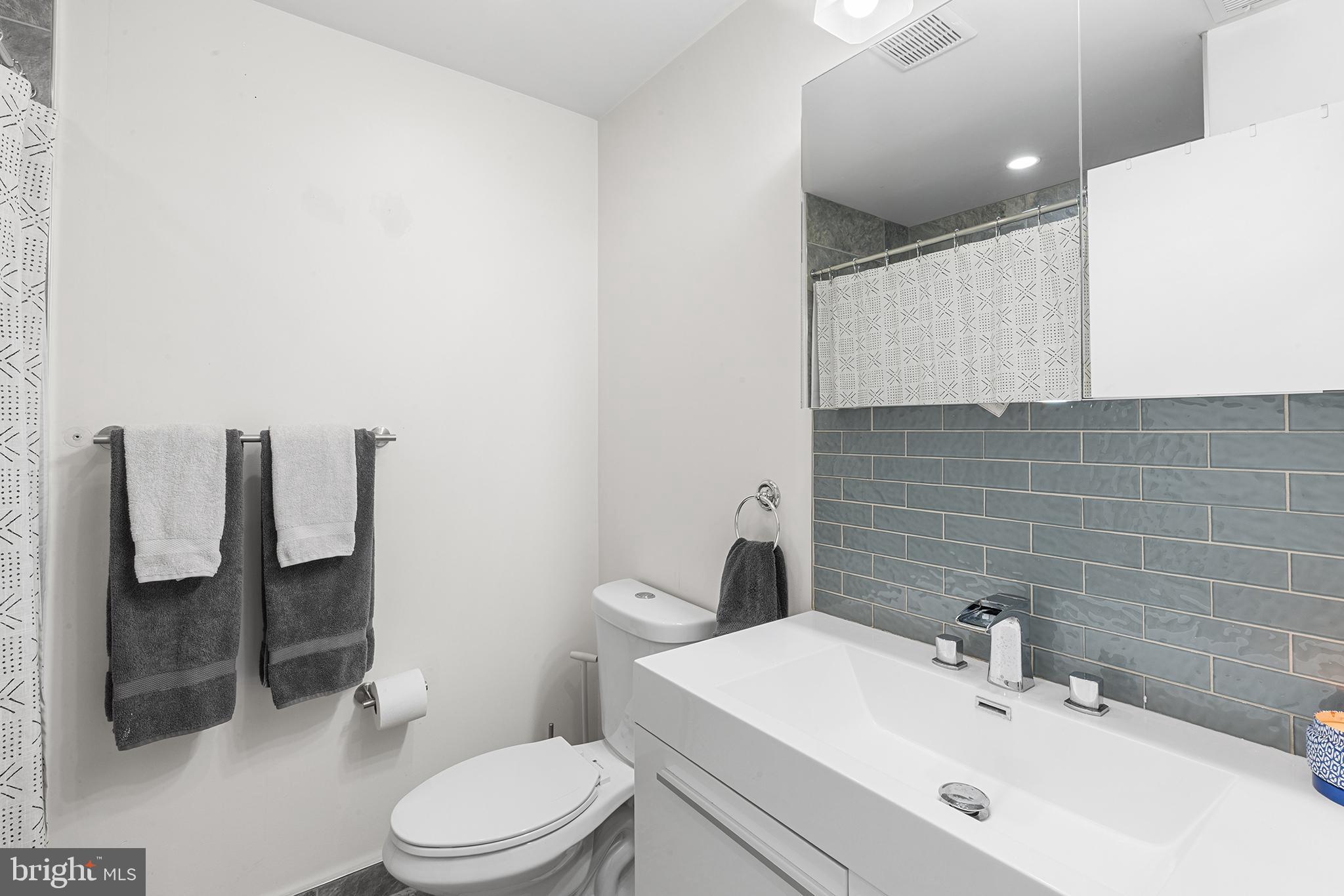 POINT BREEZE - Residential