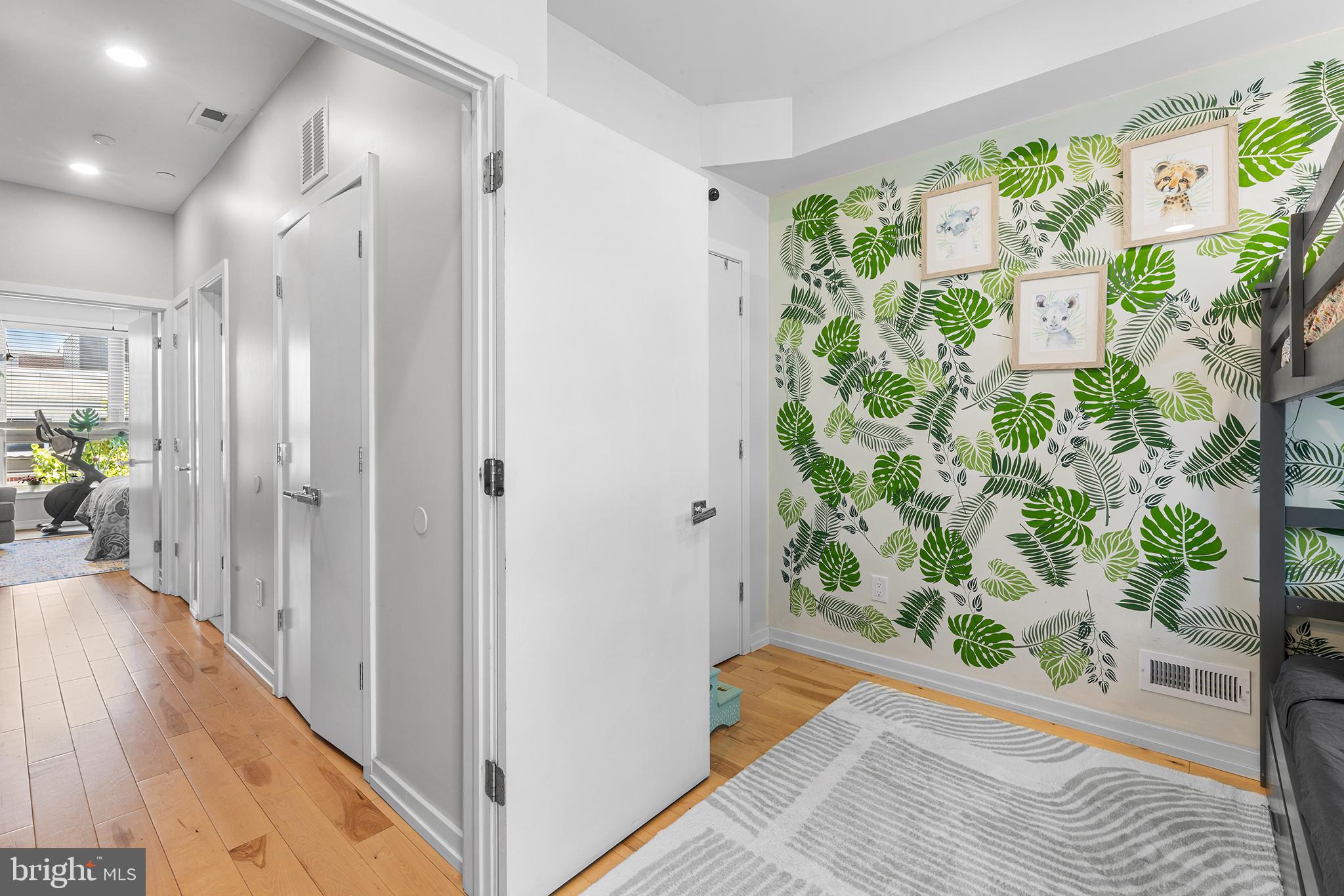POINT BREEZE - Residential