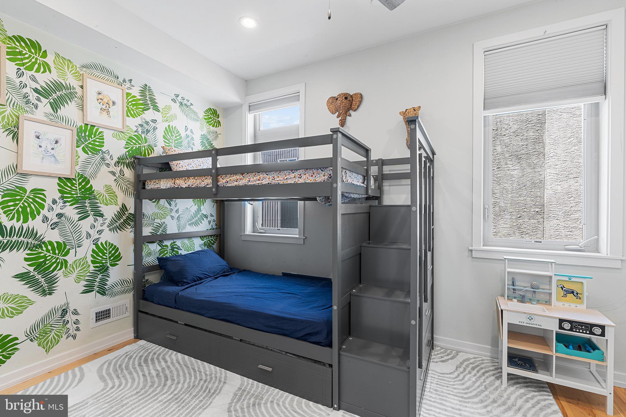 POINT BREEZE - Residential