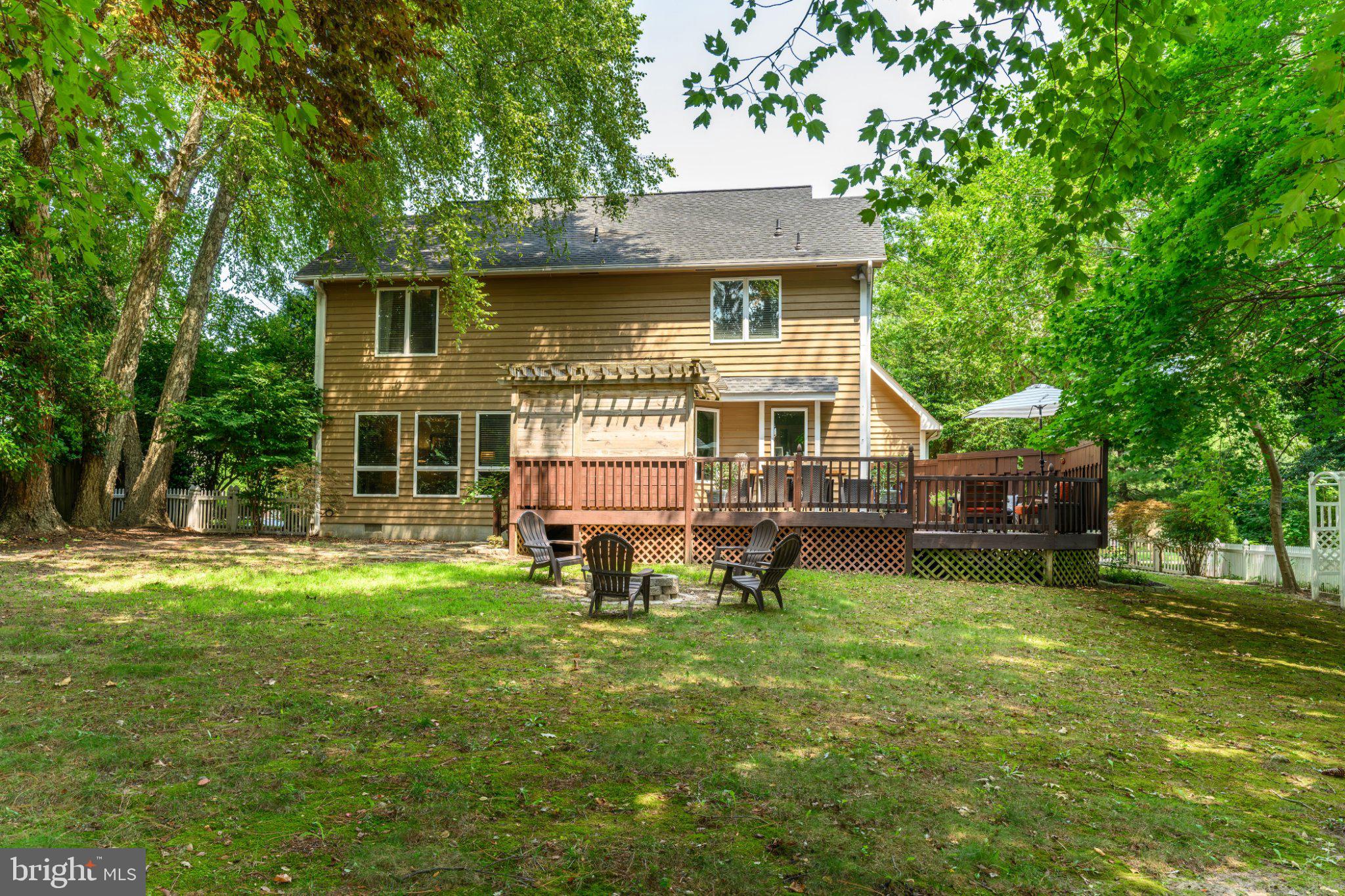 11 LONDONDERRY DRIVE