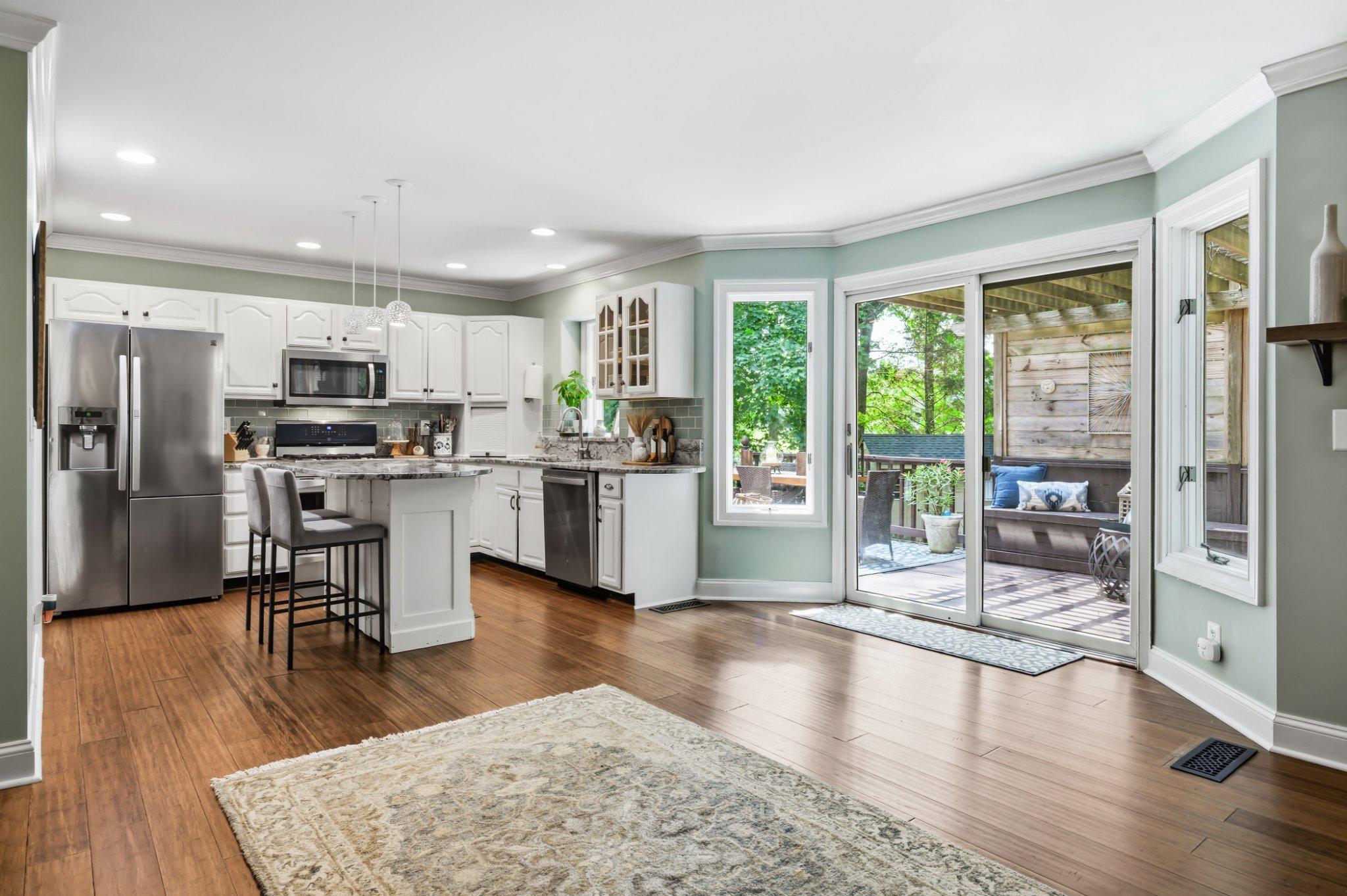 11 LONDONDERRY DRIVE