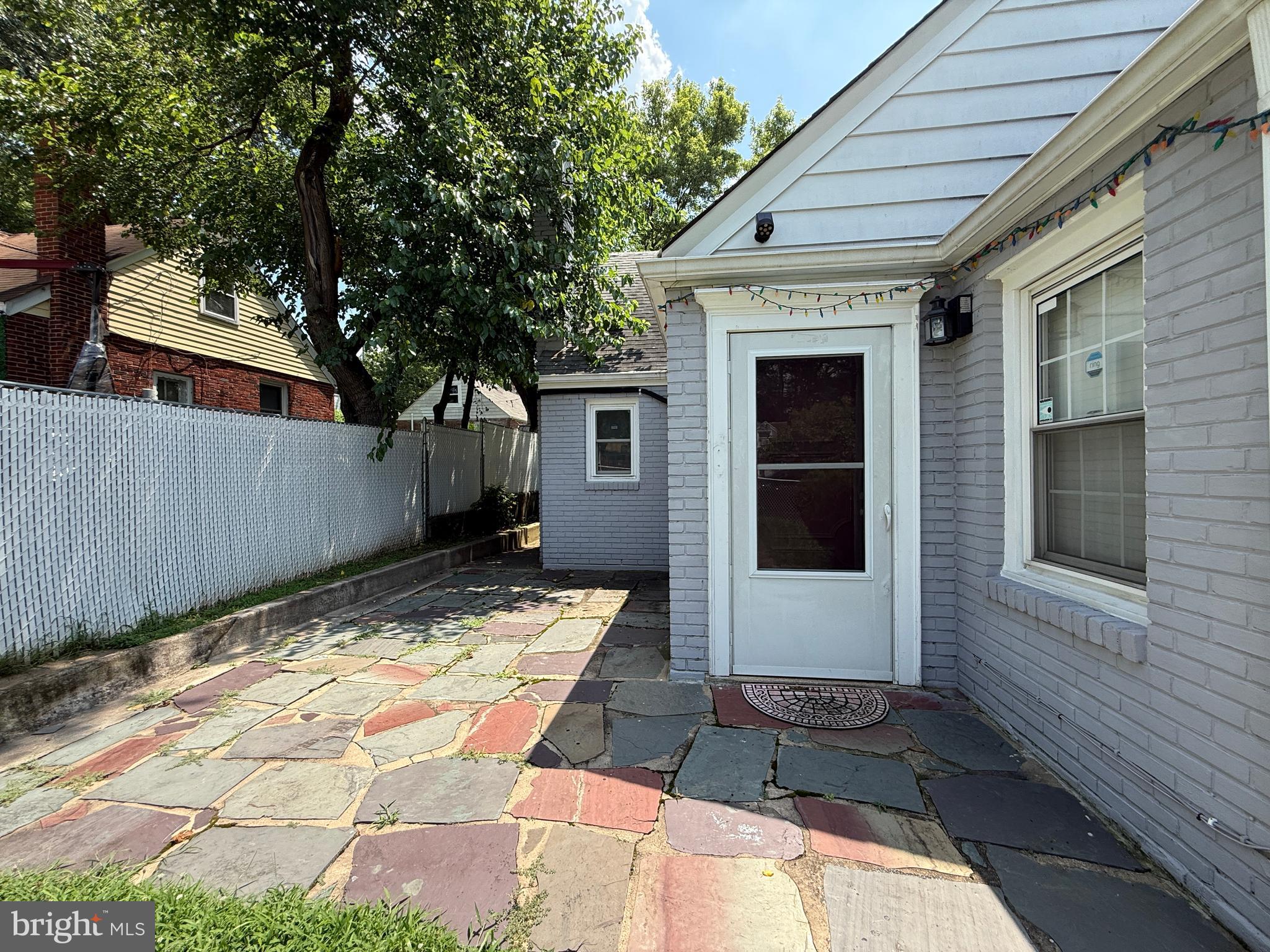 6909 STANDISH DRIVE