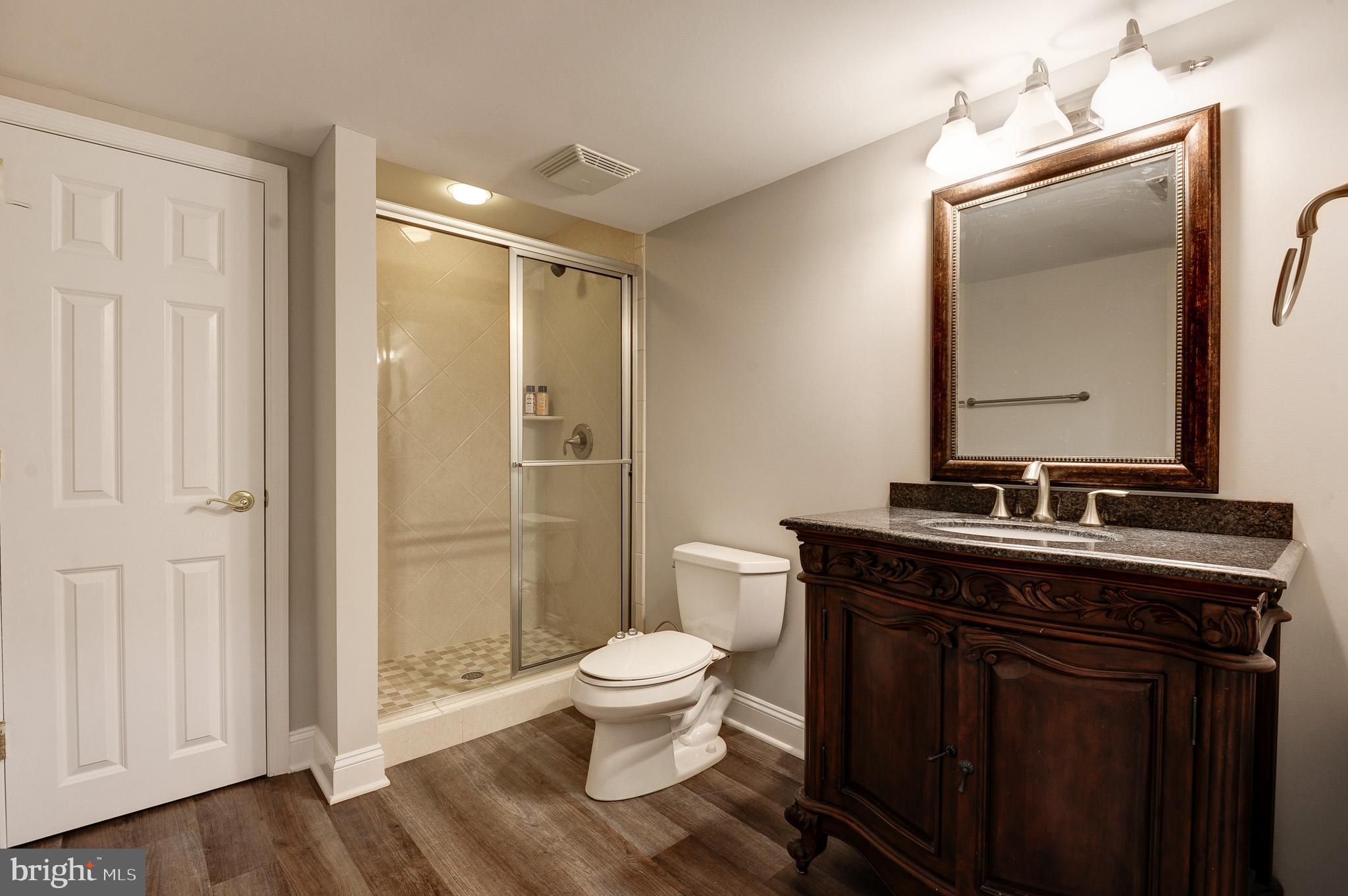 HOLLY KNOLL - Residential