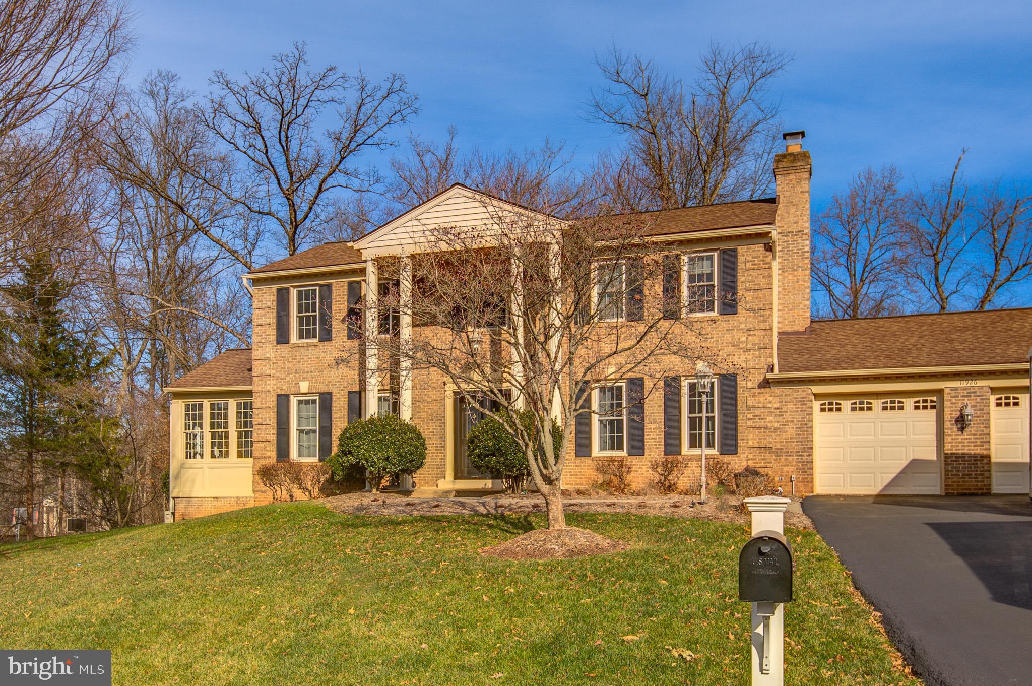 HOLLY KNOLL - Residential