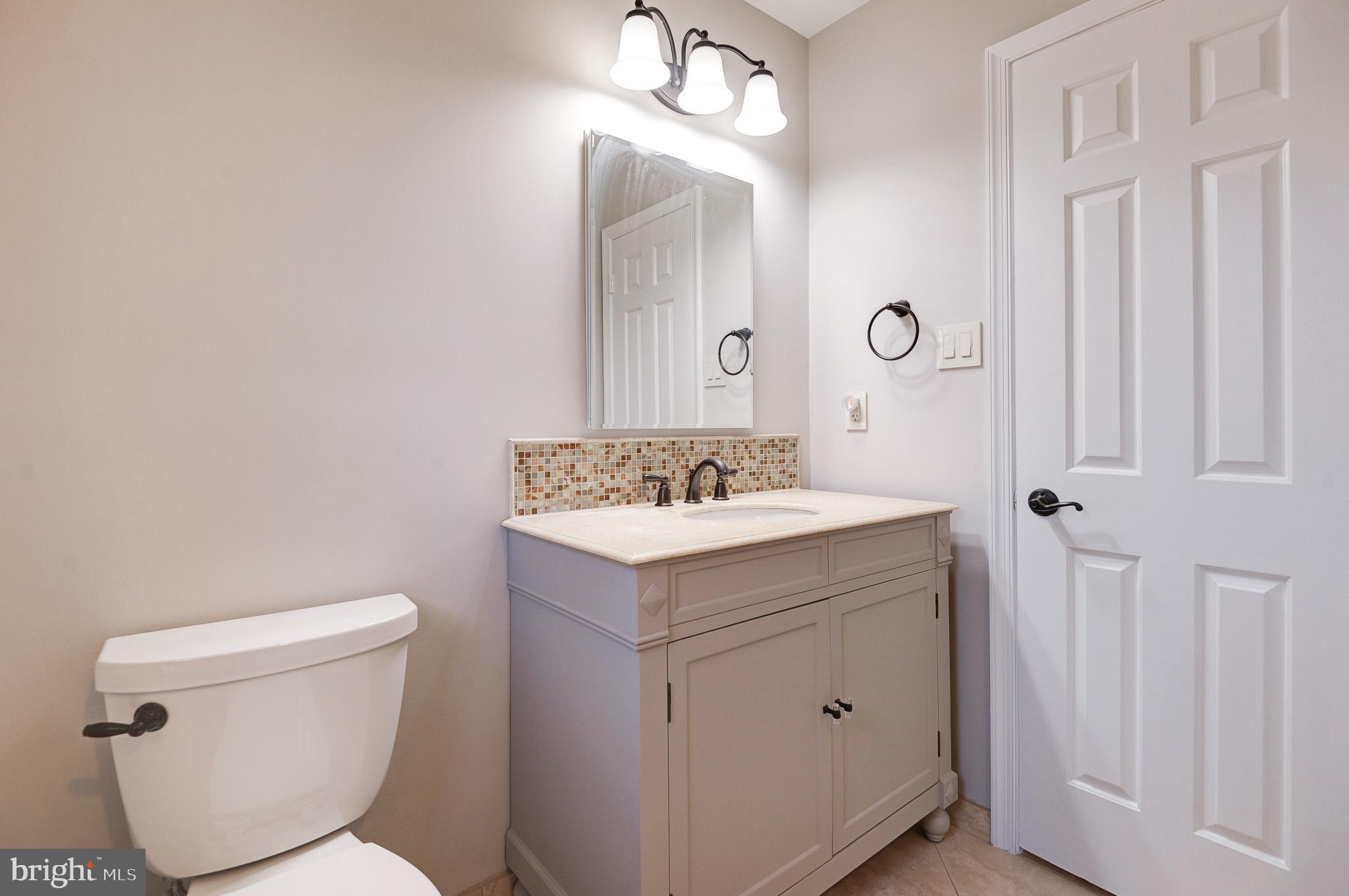 HOLLY KNOLL - Residential