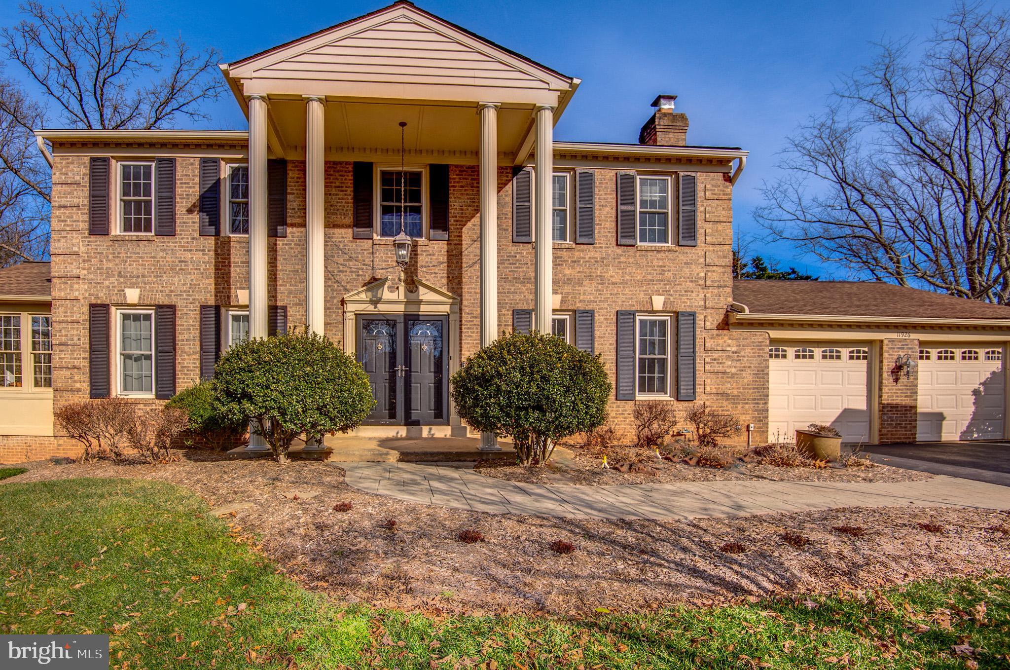 HOLLY KNOLL - Residential