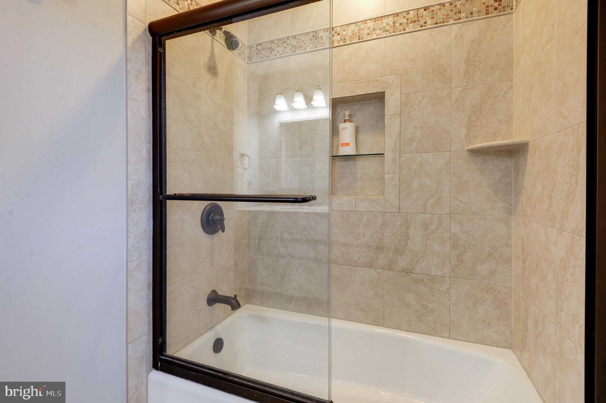 HOLLY KNOLL - Residential