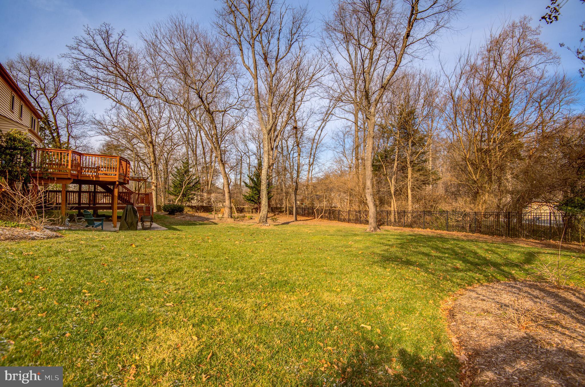 HOLLY KNOLL - Residential