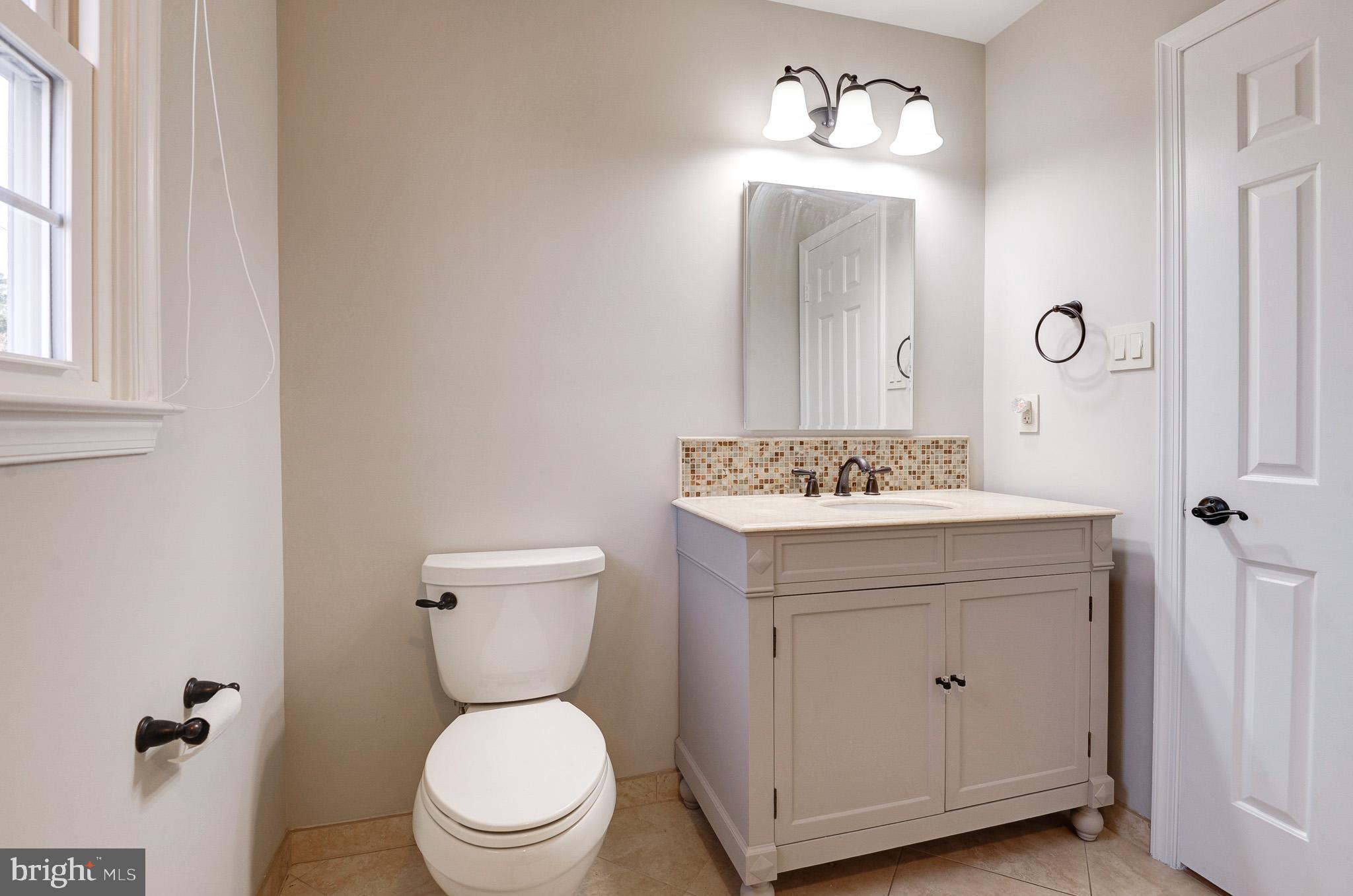 HOLLY KNOLL - Residential