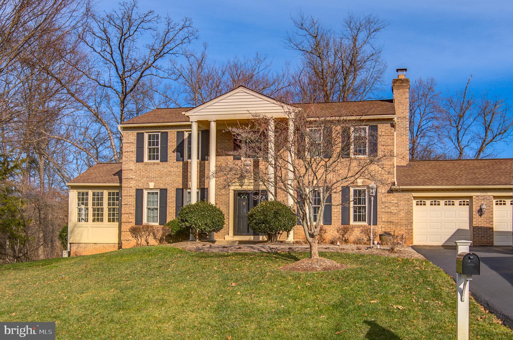 HOLLY KNOLL - Residential