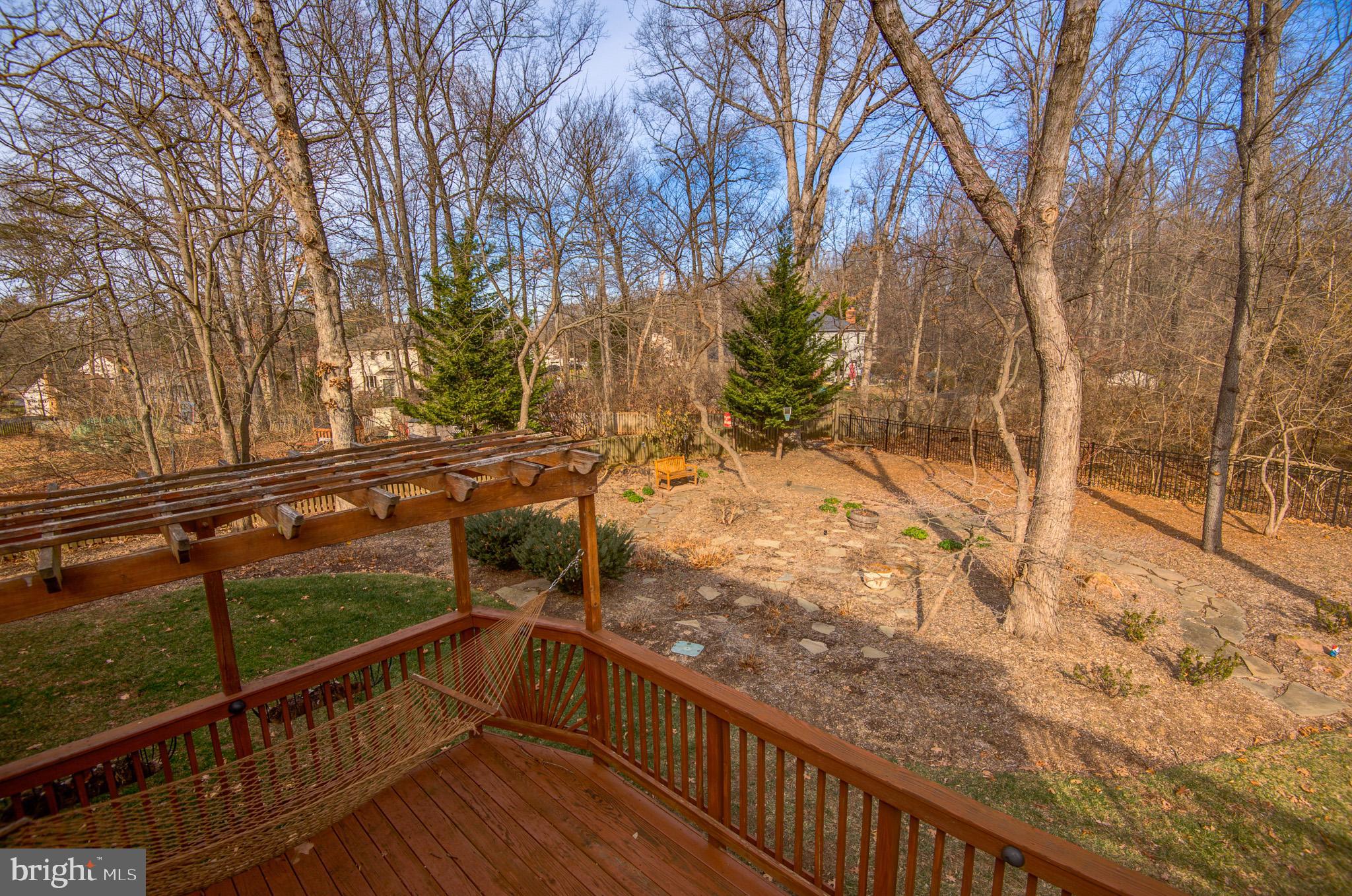 HOLLY KNOLL - Residential